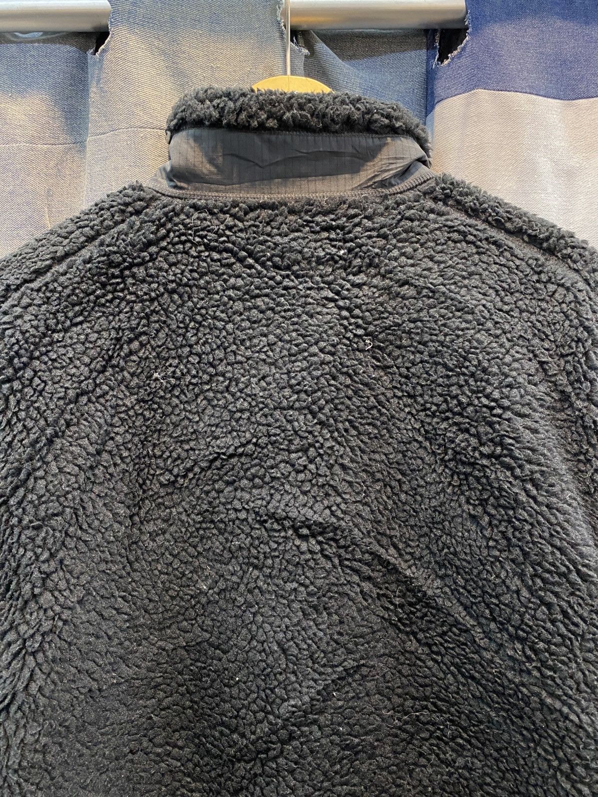 Uniqlo Uniqlo black zip fleece jacket Size US L / EU 52-54 / 3 - 10 Thumbnail