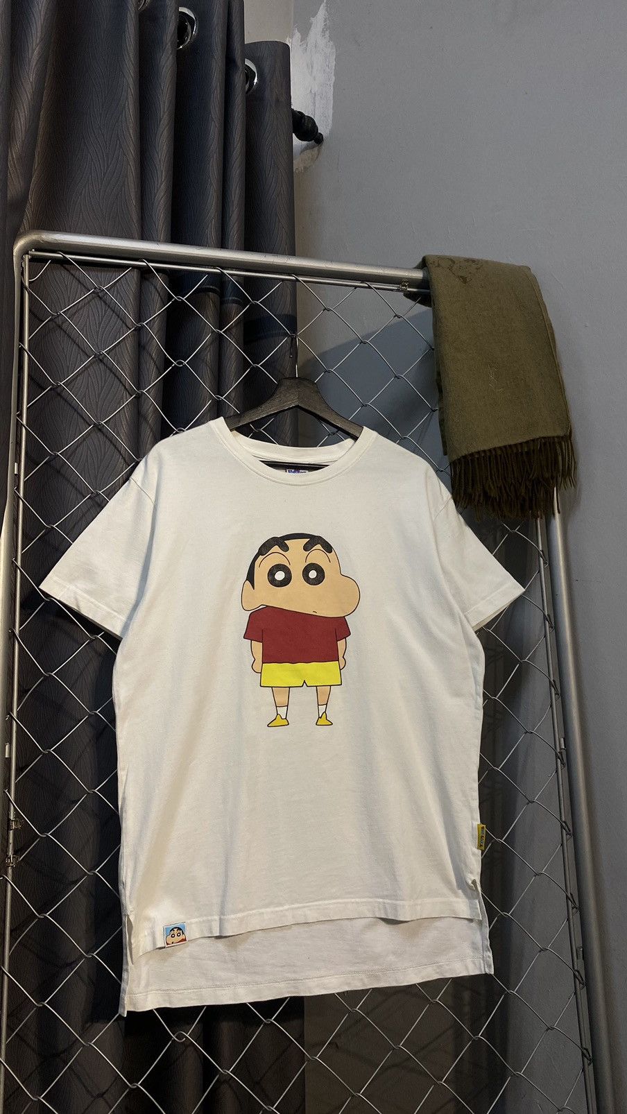 Cartoon Network × Japanese Brand × Vintage SHINCHAN MIRROR PRINT TSHIRT JAPANESE ANIME LARGE Size US L / EU 52-54 / 3 - 1 Thumbnail