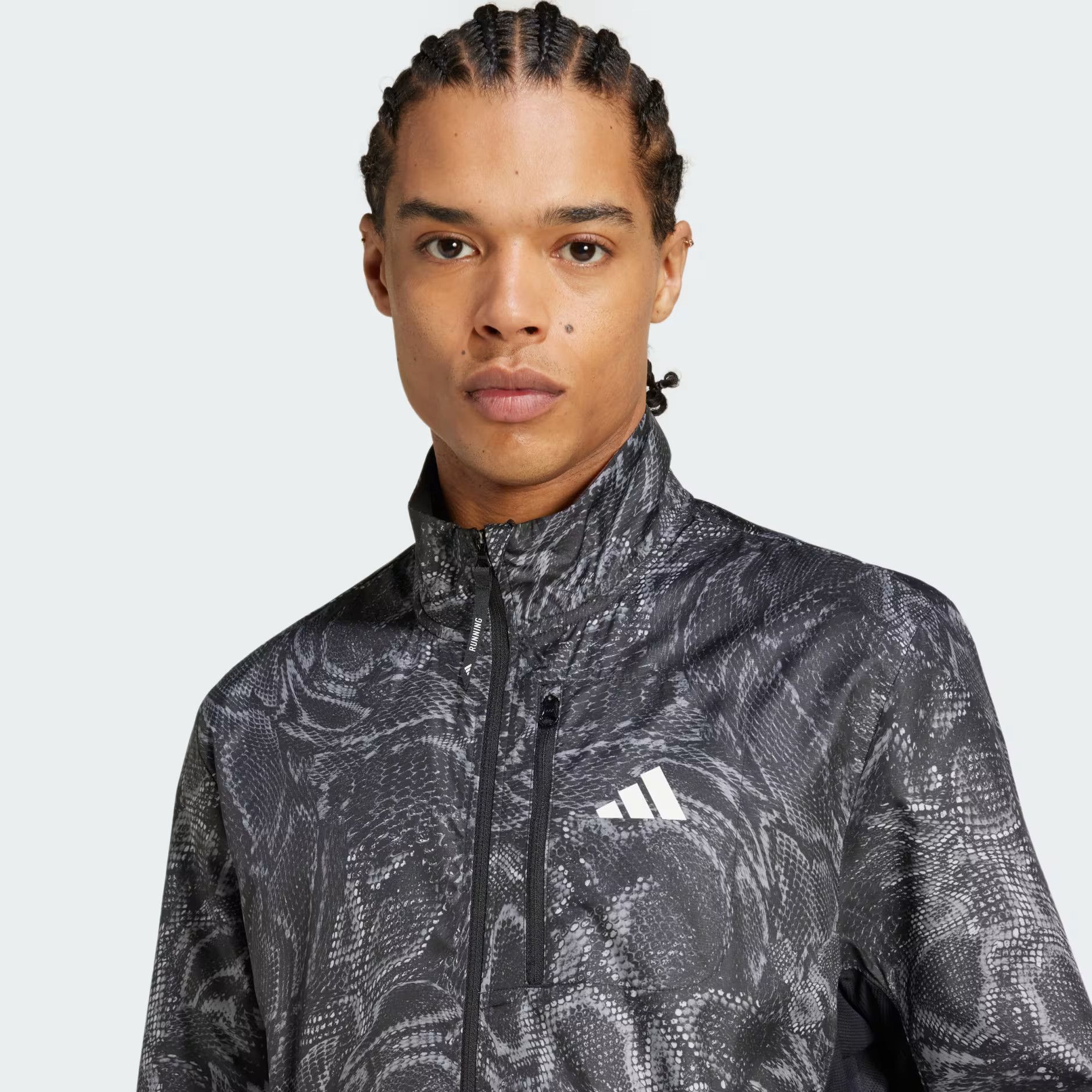 Adidas o1mle0426 Own The Run Jacket in Black Size US XS / EU 42 / 0 - 5 Thumbnail
