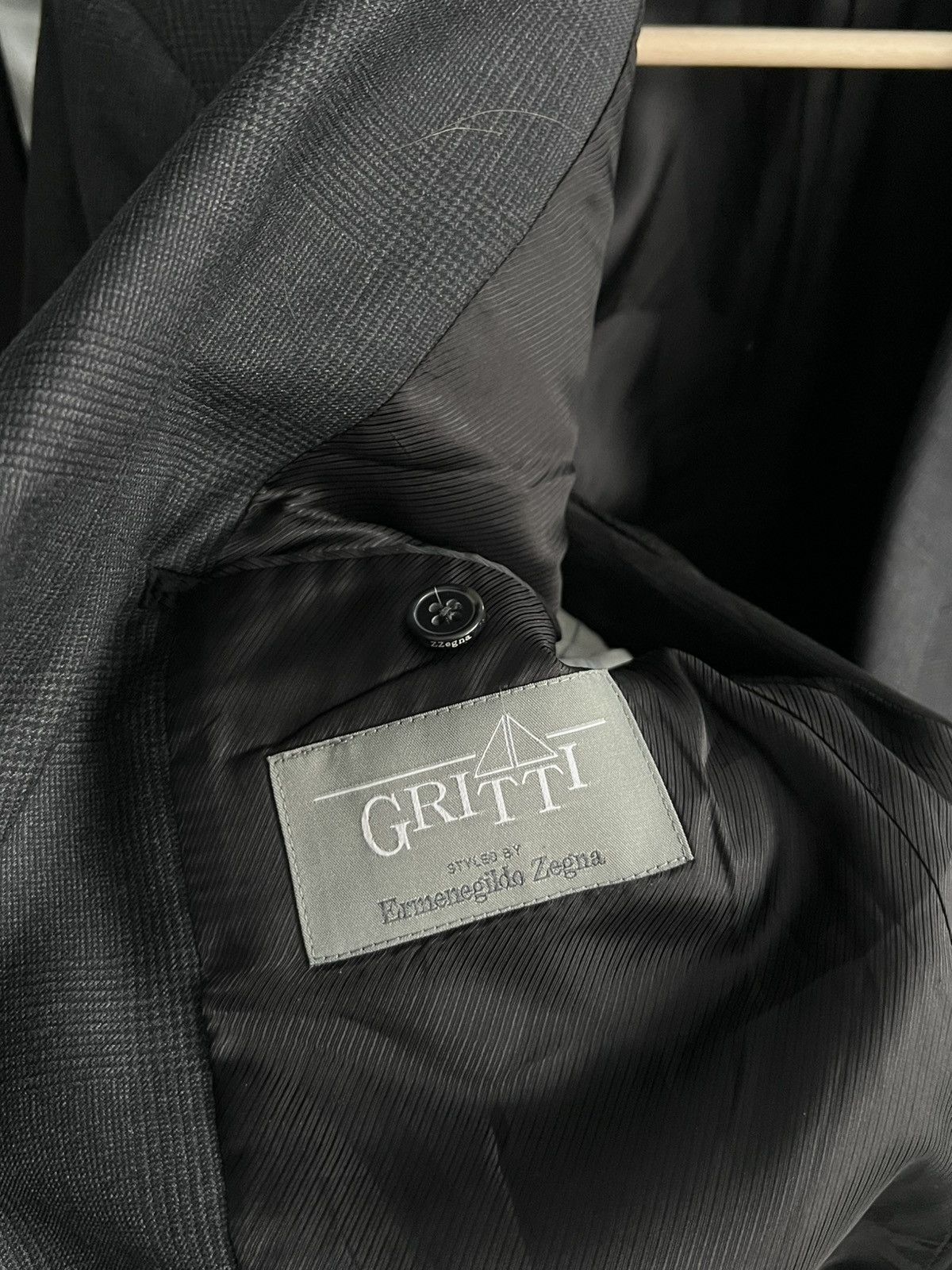 Ermenegildo Zegna Ermenegildo Zegna Luxury Suit Size 48R - 9 Thumbnail
