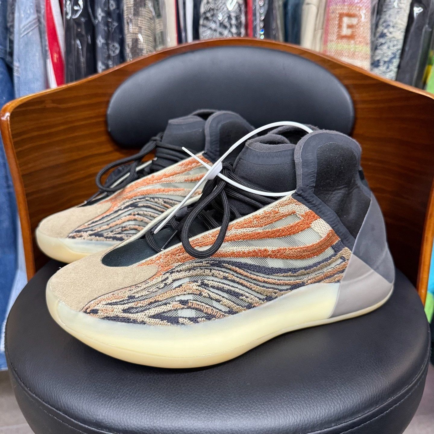 Yeezy Yeezy Orange Lowtop Sneakers 42 Men Size US 9 / EU 42 - 1 Thumbnail