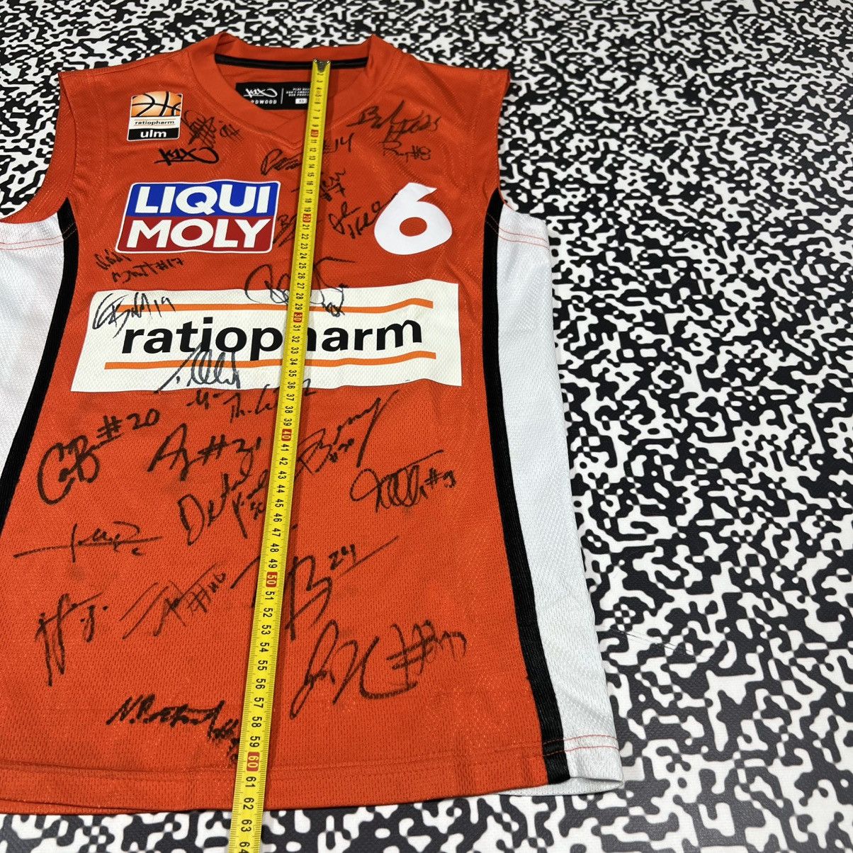 K1X Ratiopharm Ulm Per Gunther Signed Team Basketball Jersey Size US XS / EU 42 / 0 - 18 Thumbnail