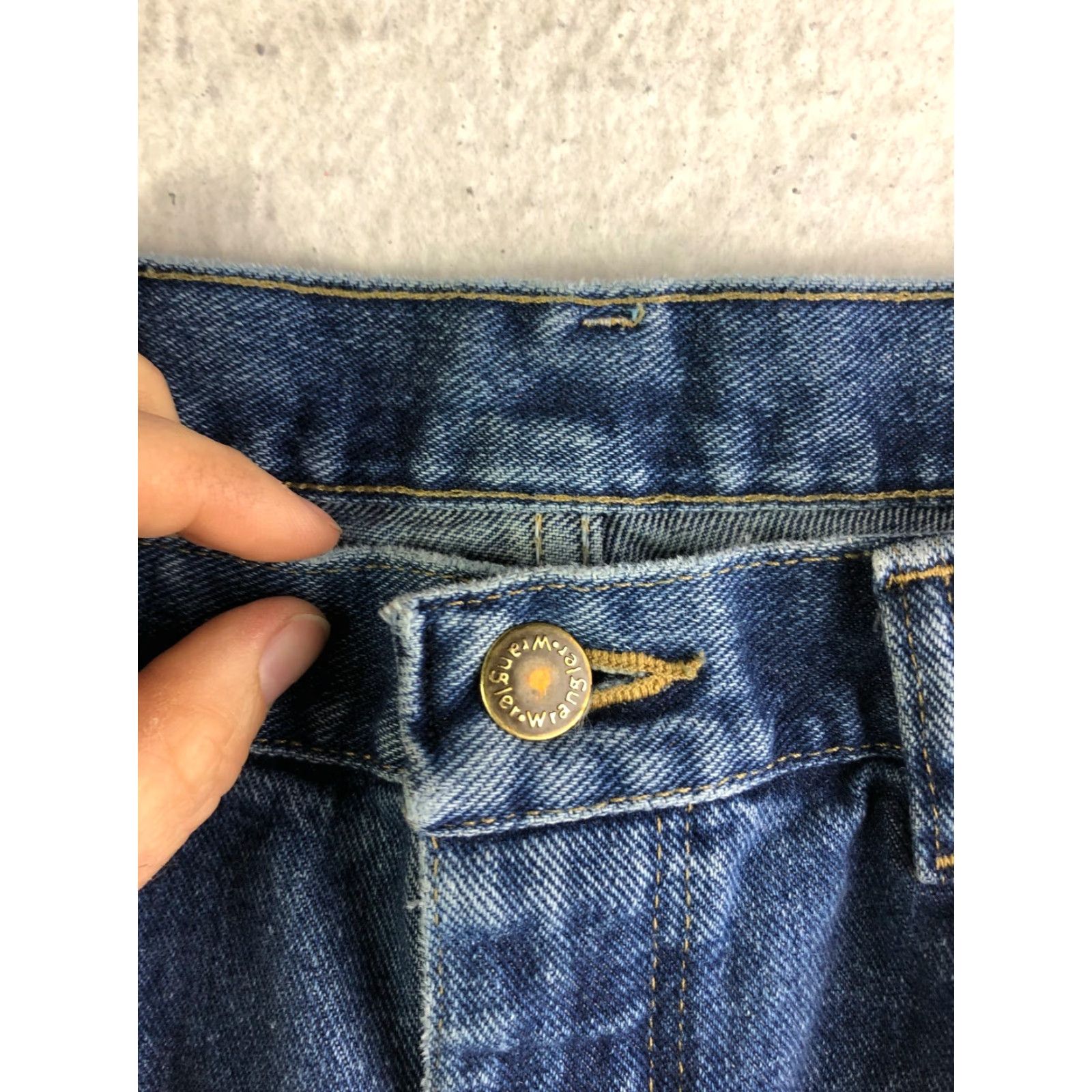 Wrangler Wrangler Jeans Mens 36x30 Denim Blue Medium Wash Straight Leg Mid Rise Regular Inseam 30 Vintage No Size US 36 / EU 52 - 7 Thumbnail