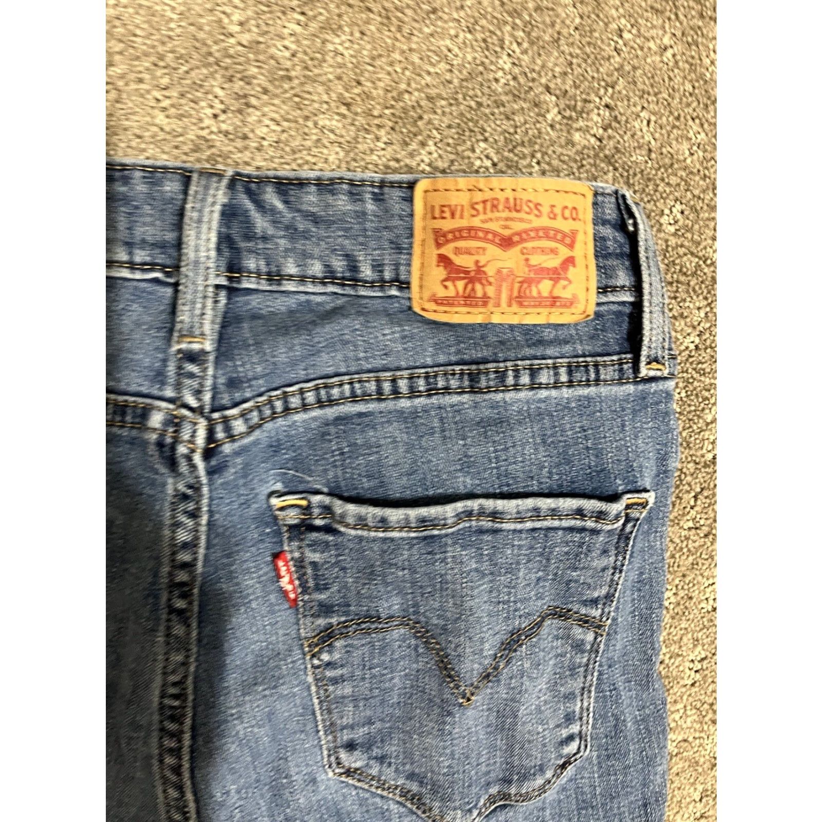Levi's Levi's 721 High-Rise Skinny Women's Jeans Waist 28x28 Medium Wash Blue Size 28" / US 6 / IT 42 - 4 Thumbnail