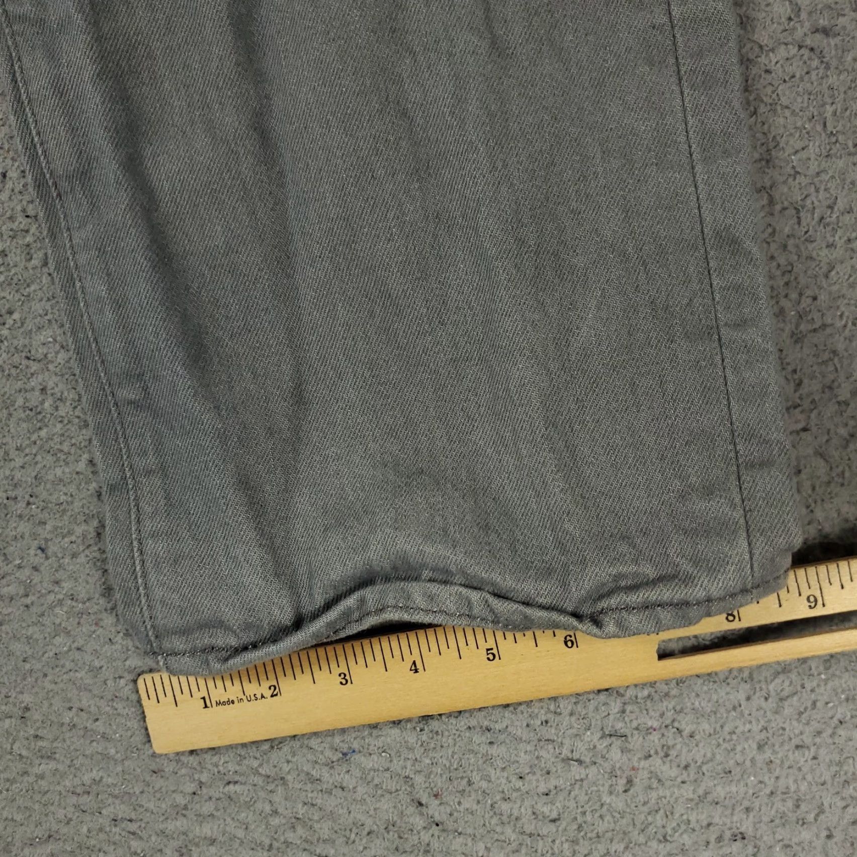 Levi's LEVI'S 501 Jeans - Jeans Mens 38x30 Gray Denim, Button Fly, Straight Leg, 5-Pocket, Regular Rise, Medium Wash, Classic American Mens Size US 38 / EU 54 - 6 Thumbnail