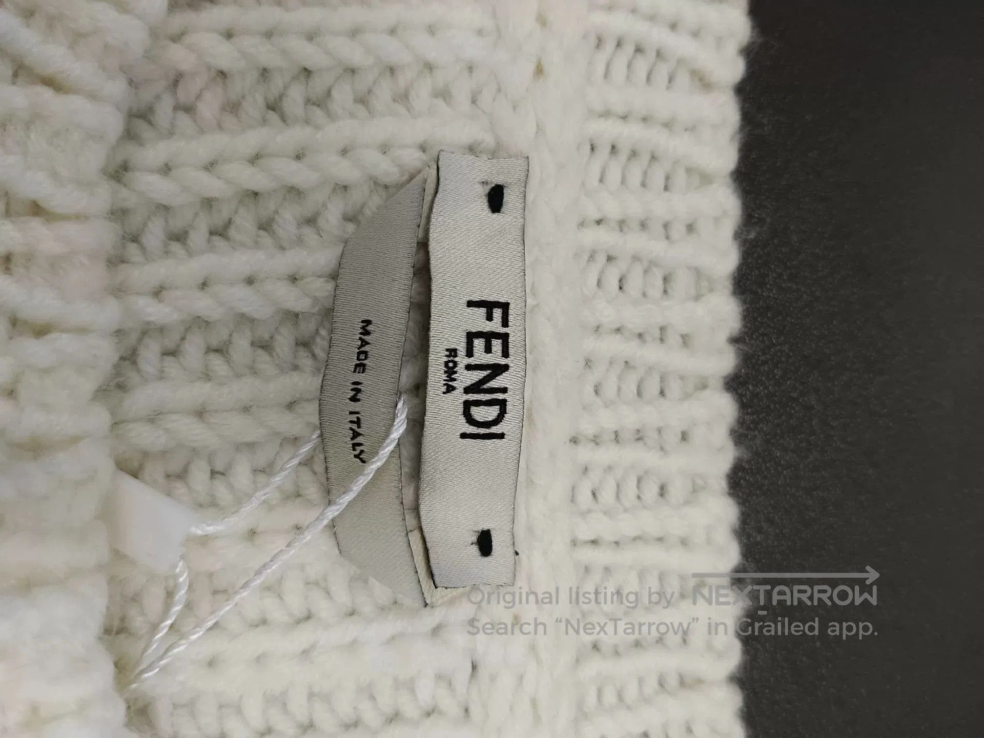 Fendi fendi classic logo knitted sweater in white. Size US M / EU 48-50 / 2 - 4 Thumbnail