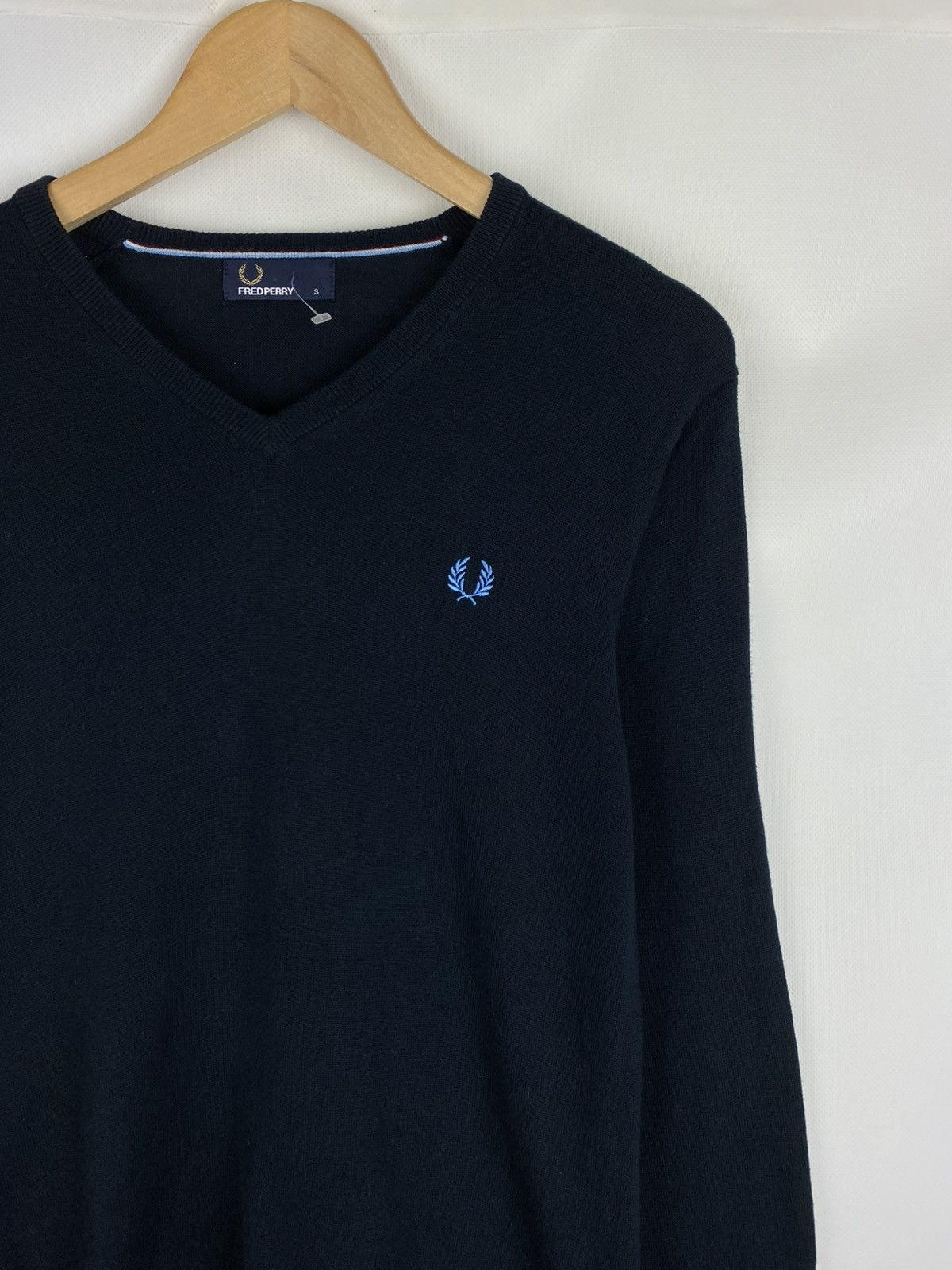 Fred Perry Fred Perry men’s v-neck cotton sweater pullover size S Size US S / EU 44-46 / 1 - 5 Thumbnail