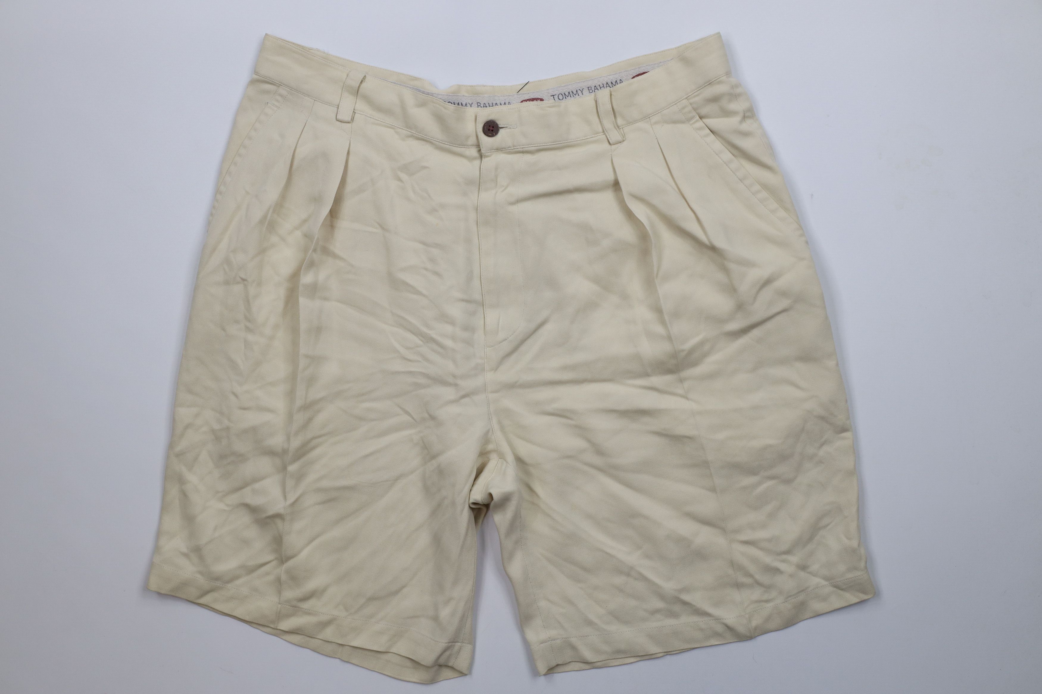 Tommy Bahama × Vintage Vintage 90s Tommy Bahama Pleated Chino Shorts Cream Size US 36 / EU 52 - 1 Thumbnail