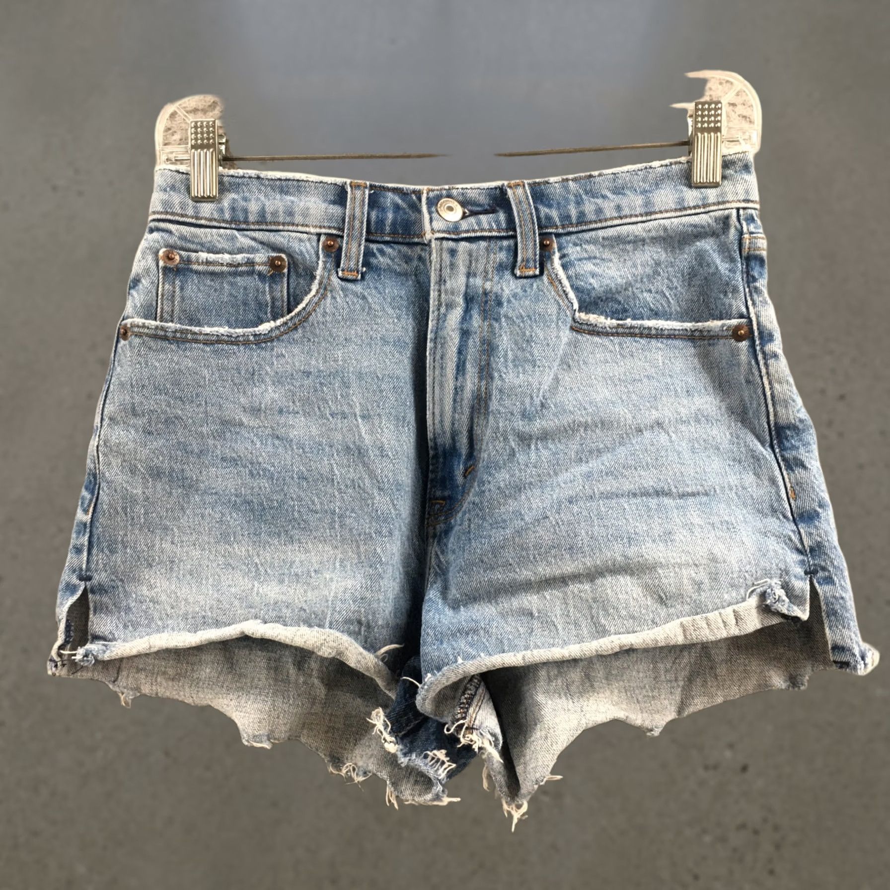 Abercrombie & Fitch Abercrombie & Fitch Mom Short Womens 26/2 Blue Denim Cotton Blend High Rise Distressed Zip Fly Denim Casual Womens Size 26" / US 2 / IT 38 - 1 Thumbnail