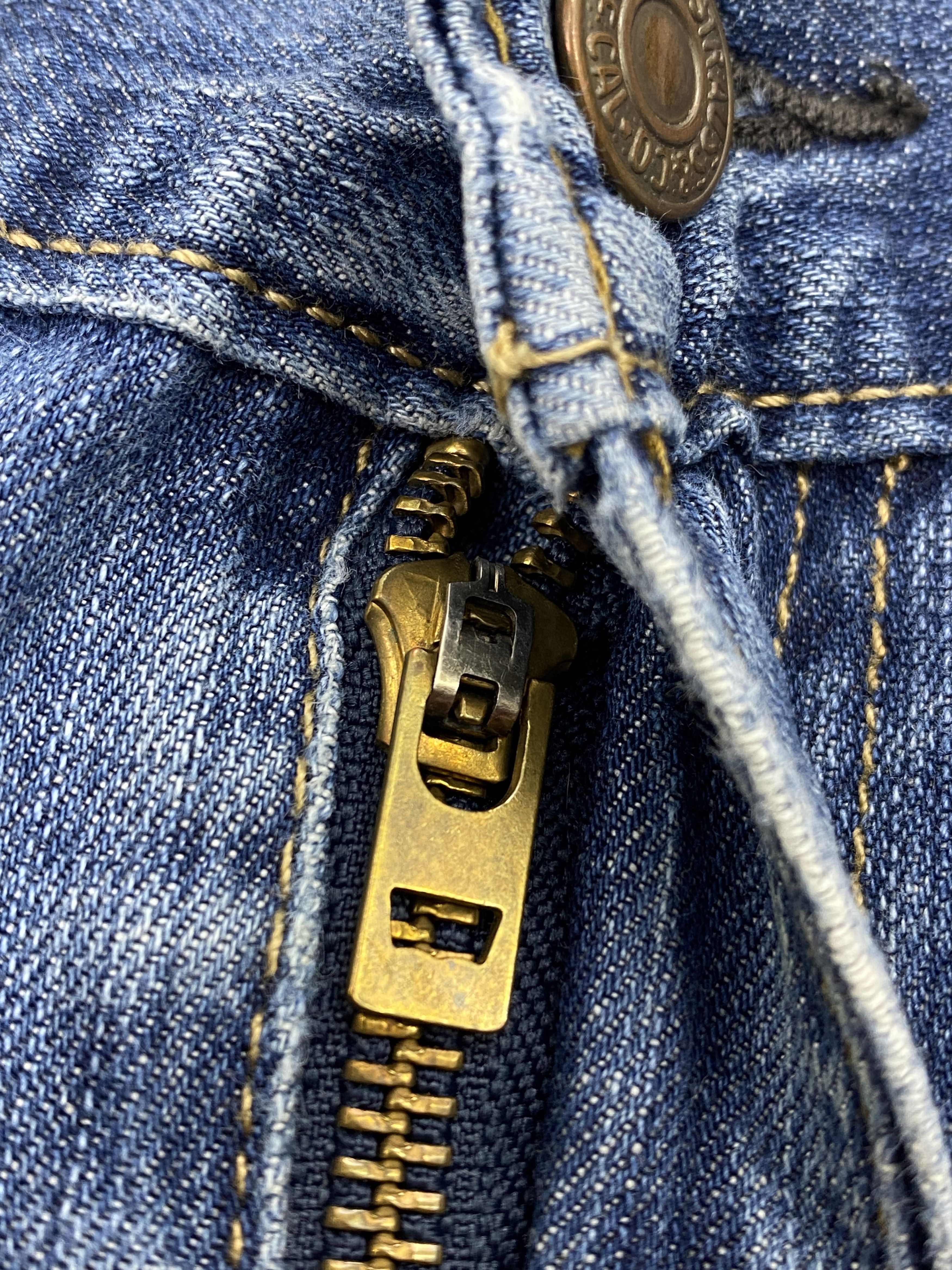 Levi's × Vintage Vintage Levi's 505 Faded Blue Denim Jeans Size US 32 / EU 48 - 11 Thumbnail