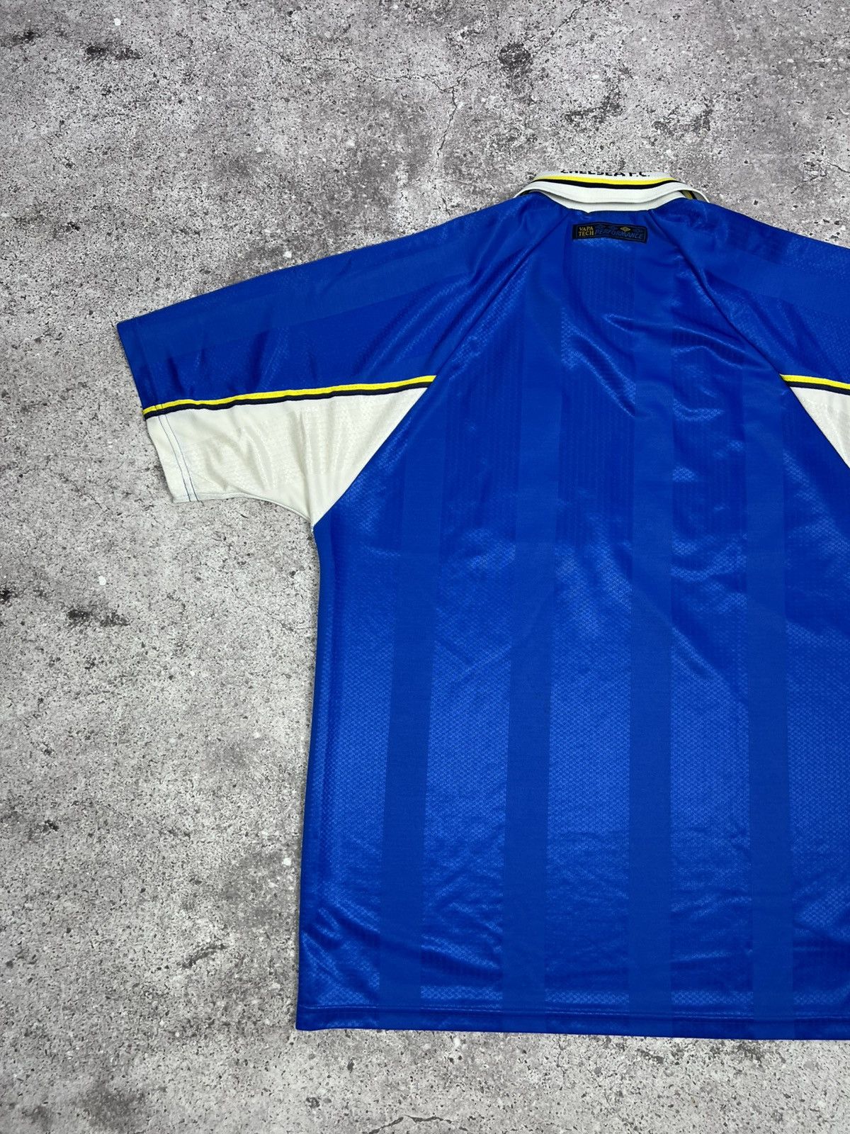 Umbro Vintage Umbro Chelsea 1997/1999 Home Football Shirt Jersey Size US L / EU 52-54 / 3 - 12 Thumbnail
