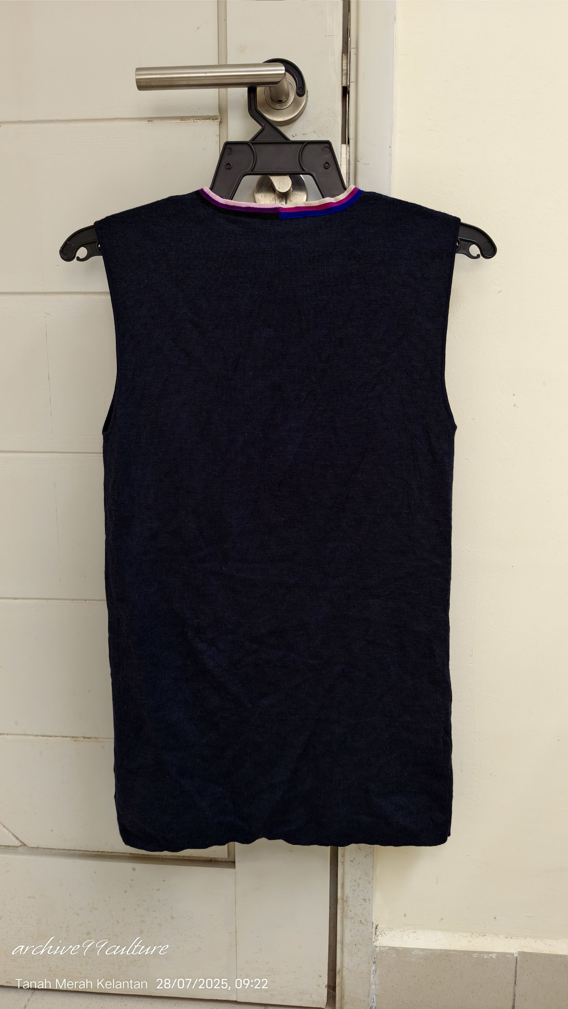 Akris Akris Wool V-neck sleeveless top Size M / US 6-8 / IT 42-44 - 3 Thumbnail
