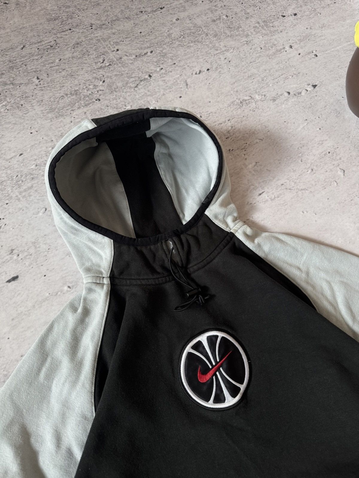 Nike × Vintage NIKE VINTAGE 00s y2k OVERSIZE BAGGY HOODIE CENTER LOGO Size US L / EU 52-54 / 3 - 3 Thumbnail