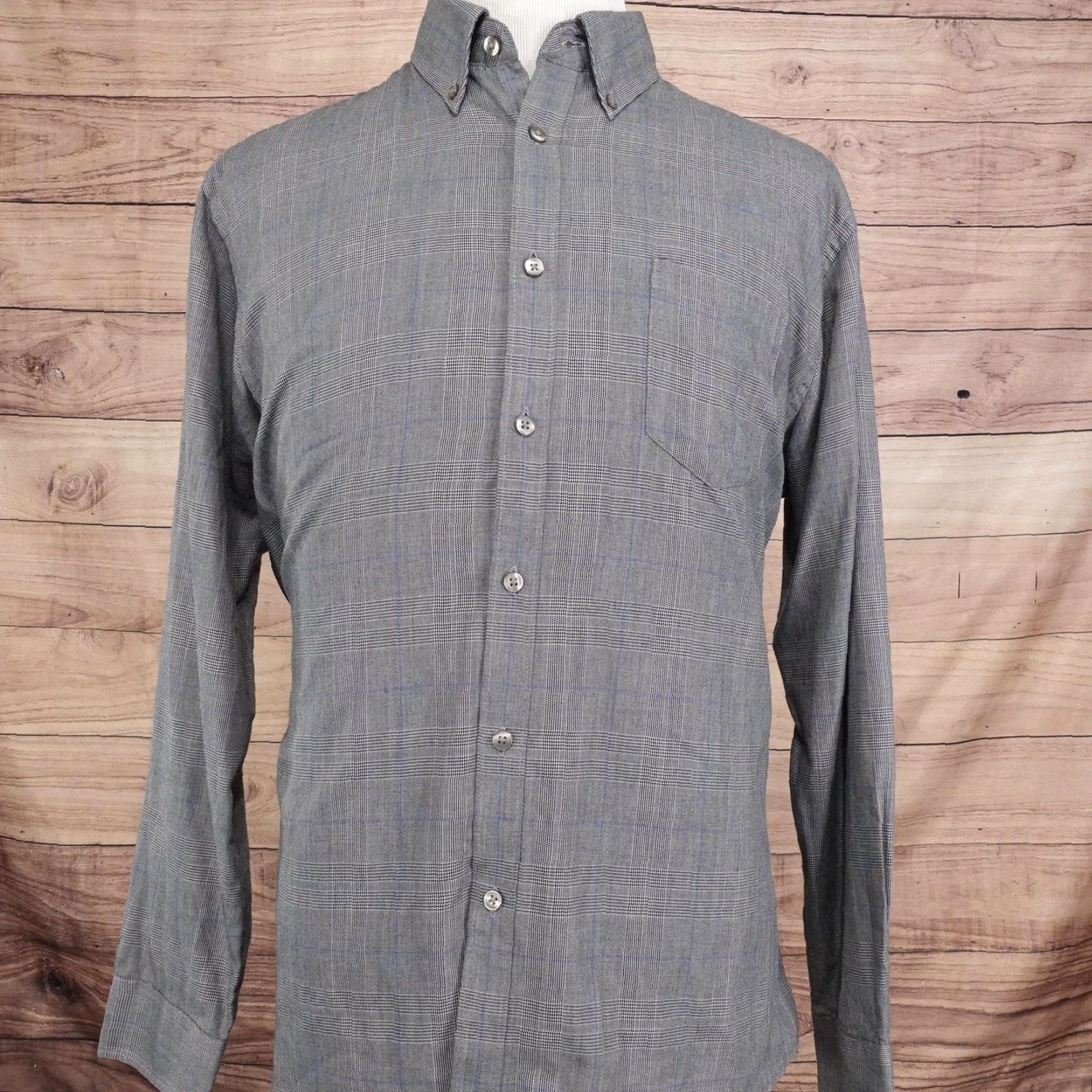 Van Heusen Van Heusen Shirt Mens Large Gray Plaid Button-Down No Iron Long Sleeve 16-16.5 Pocket Size US L / EU 52-54 / 3 - 3 Thumbnail