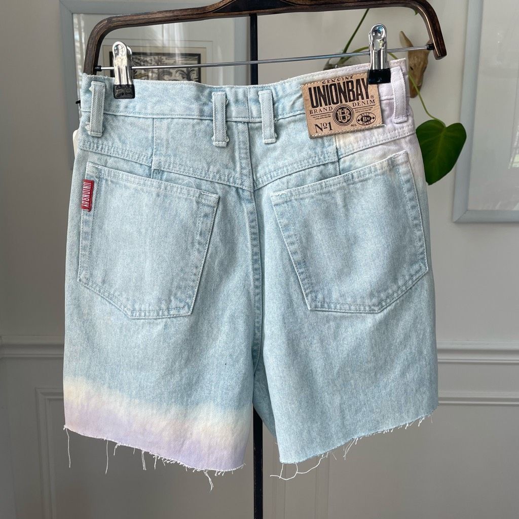 Vintage NWT NOS Vintage 90s Union Bay High Rise Tie Dye Denim Shorts Size 26" / US 2 / IT 38 - 2 Thumbnail