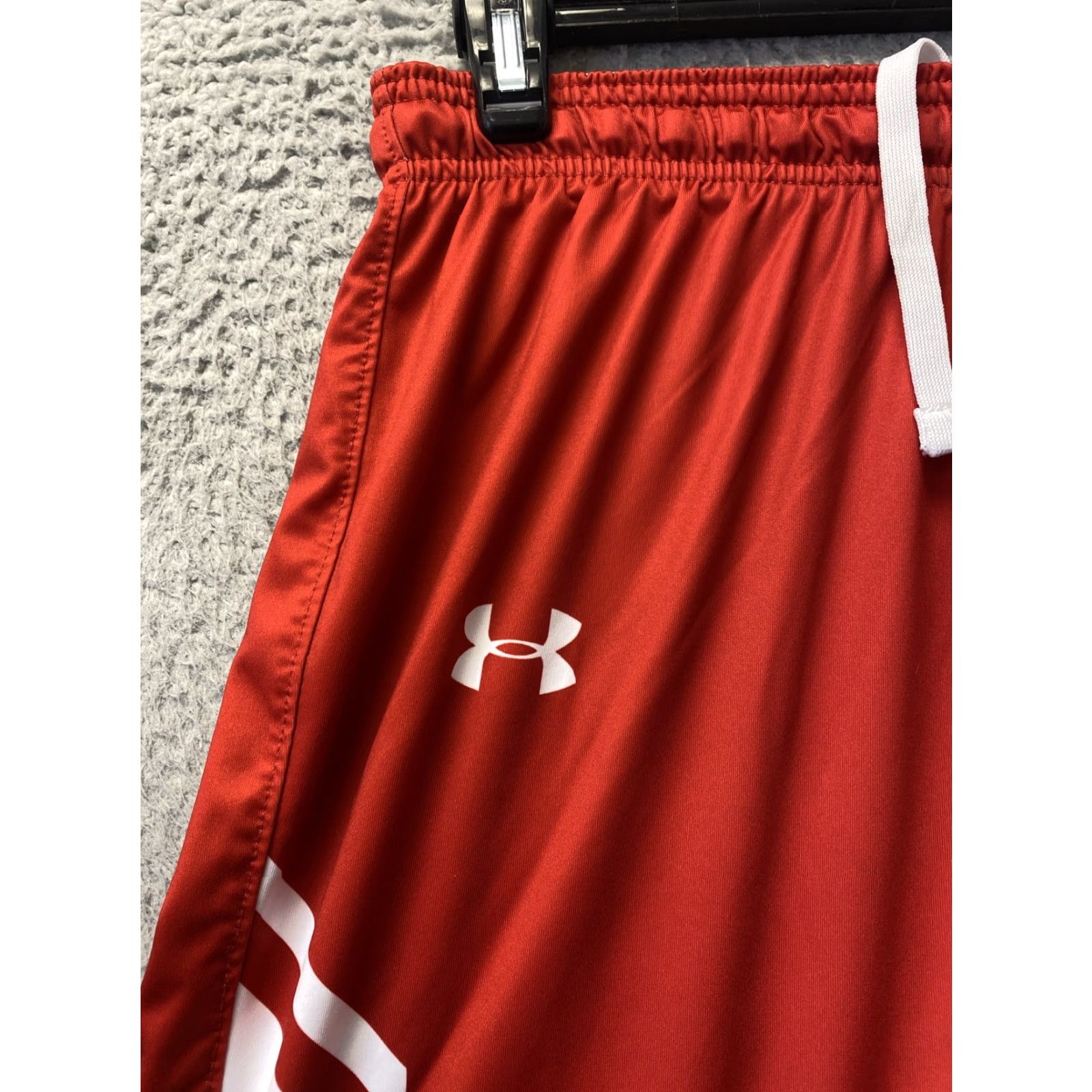 Under Armour Under Armour Shorts Teen Large Red Basketball Running Gym Work Out - 11452, Elastic Waist, Pockets, Tie, Regular Fit Size US 33 - 3 Thumbnail