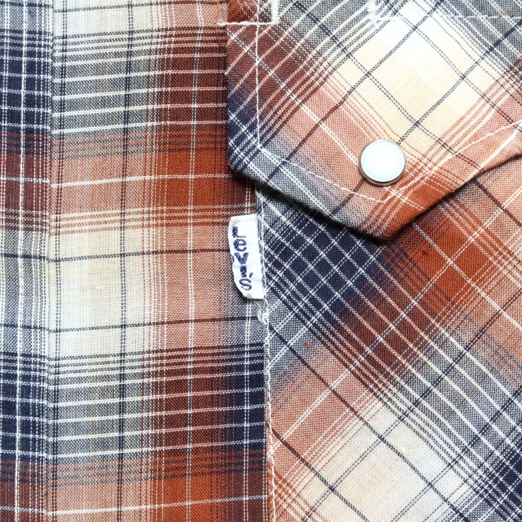 Levi's Vintage Levis Saw Tooth Plaid Shirt L Mens 80s Western Plaid Length 29.5" Chest 21.5" Size L Size US L / EU 52-54 / 3 - 3 Thumbnail