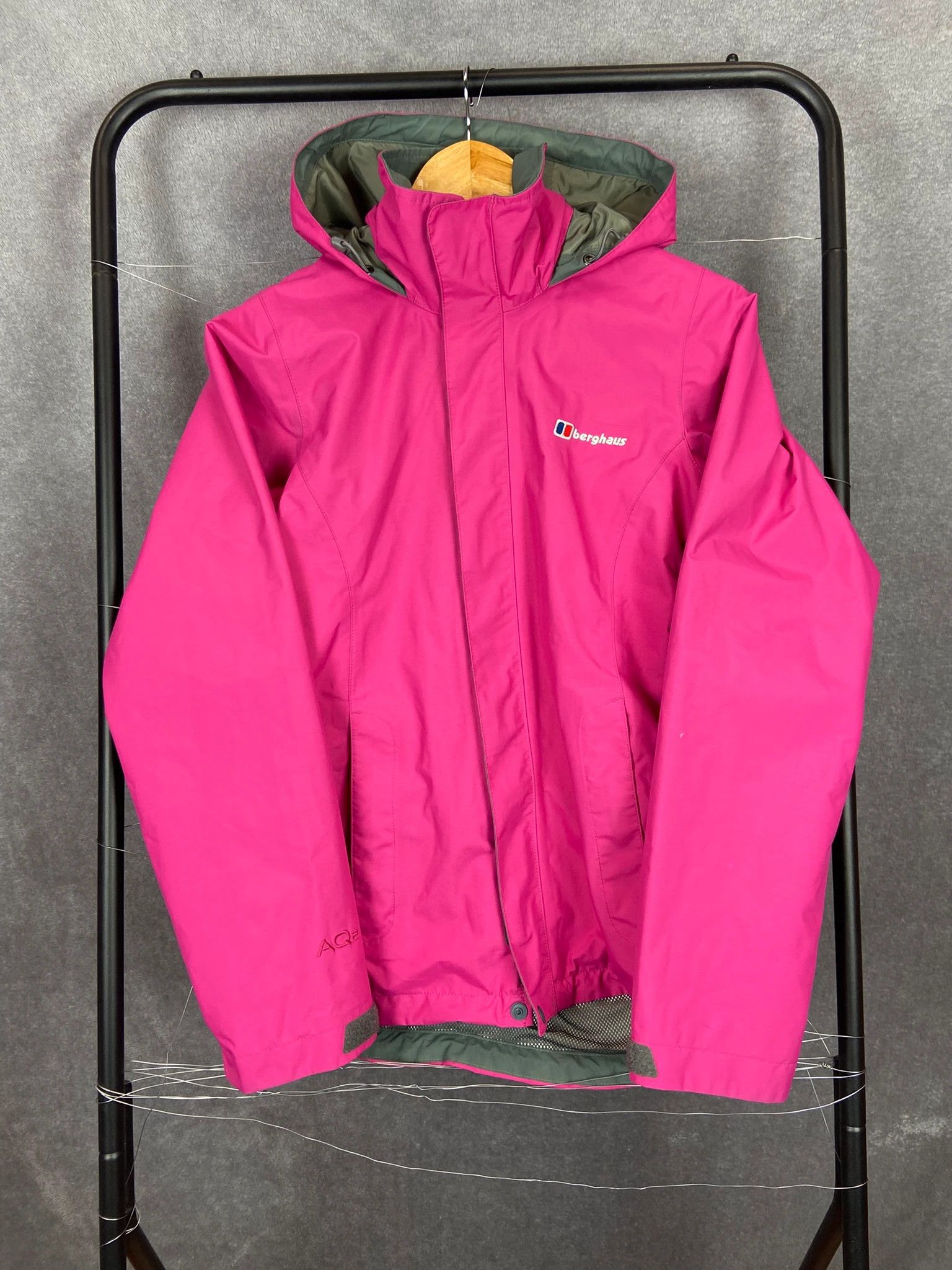 Berghaus Berghaus Pink AQA2 Waterproof Jacket S Size S / US 4 / IT 40 - 1 Thumbnail