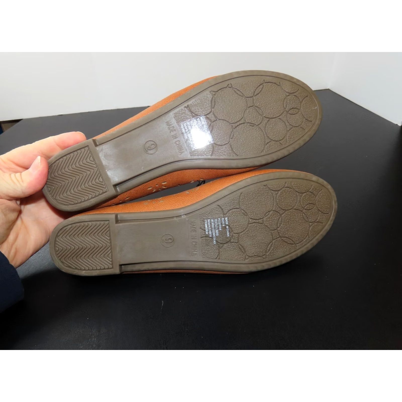 Vintage Serra Memory Foam Brown Floral Cutouts Flats Women's 9 NWT Size US 9 / IT 39 - 6 Thumbnail