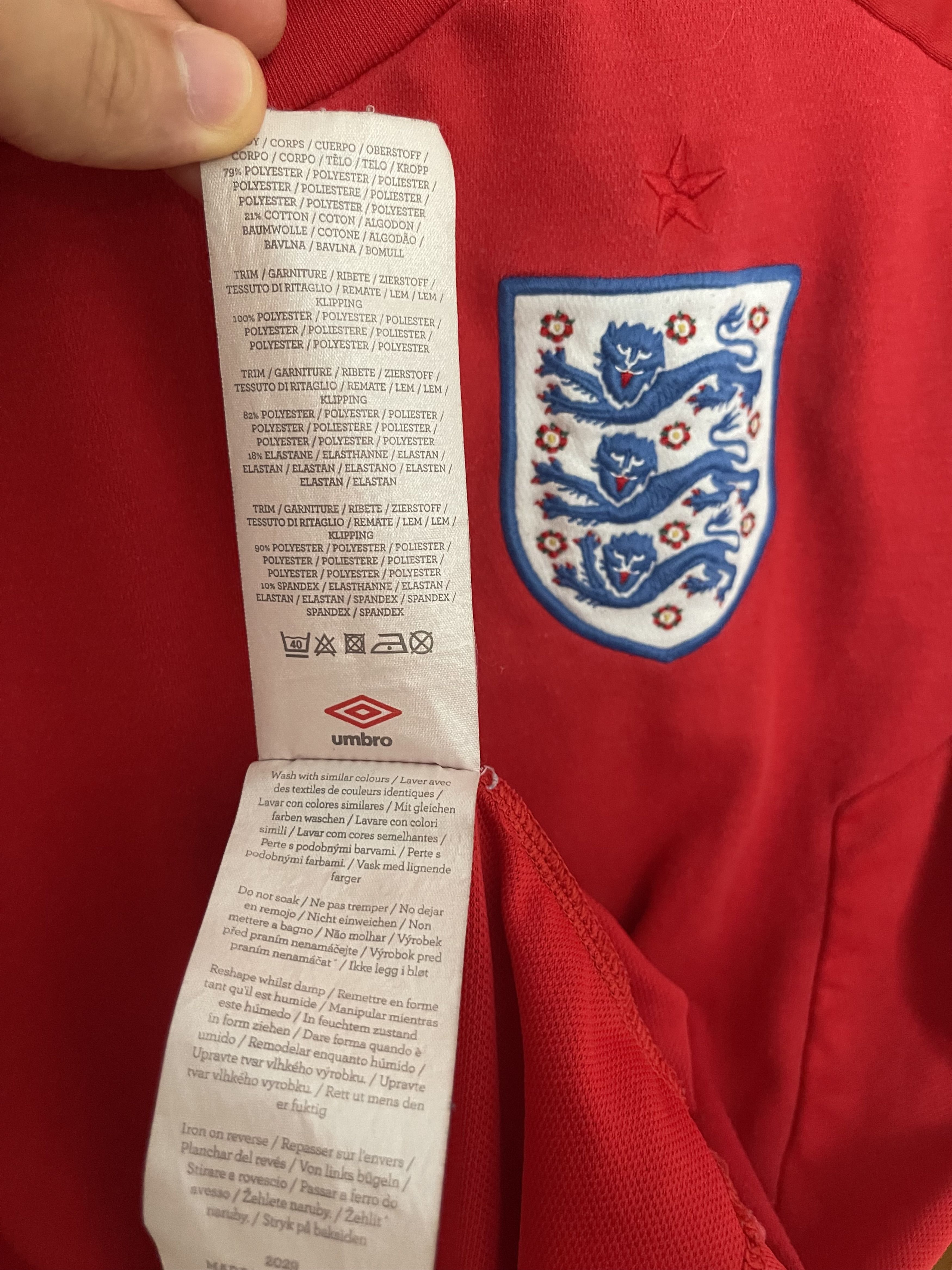Umbro England Umbro Red Away Jersey Size 40 (M) Size US M / EU 48-50 / 2 - 6 Thumbnail