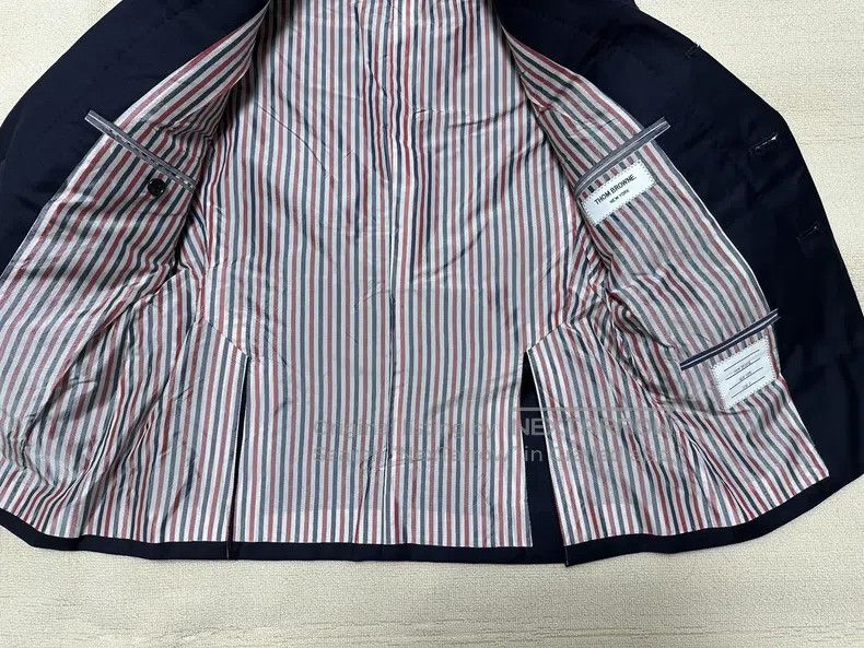 Thom Browne Thom Browne Dark Blue Gold Button Suit Jacket Size US XS / EU 42 / 0 - 7 Thumbnail
