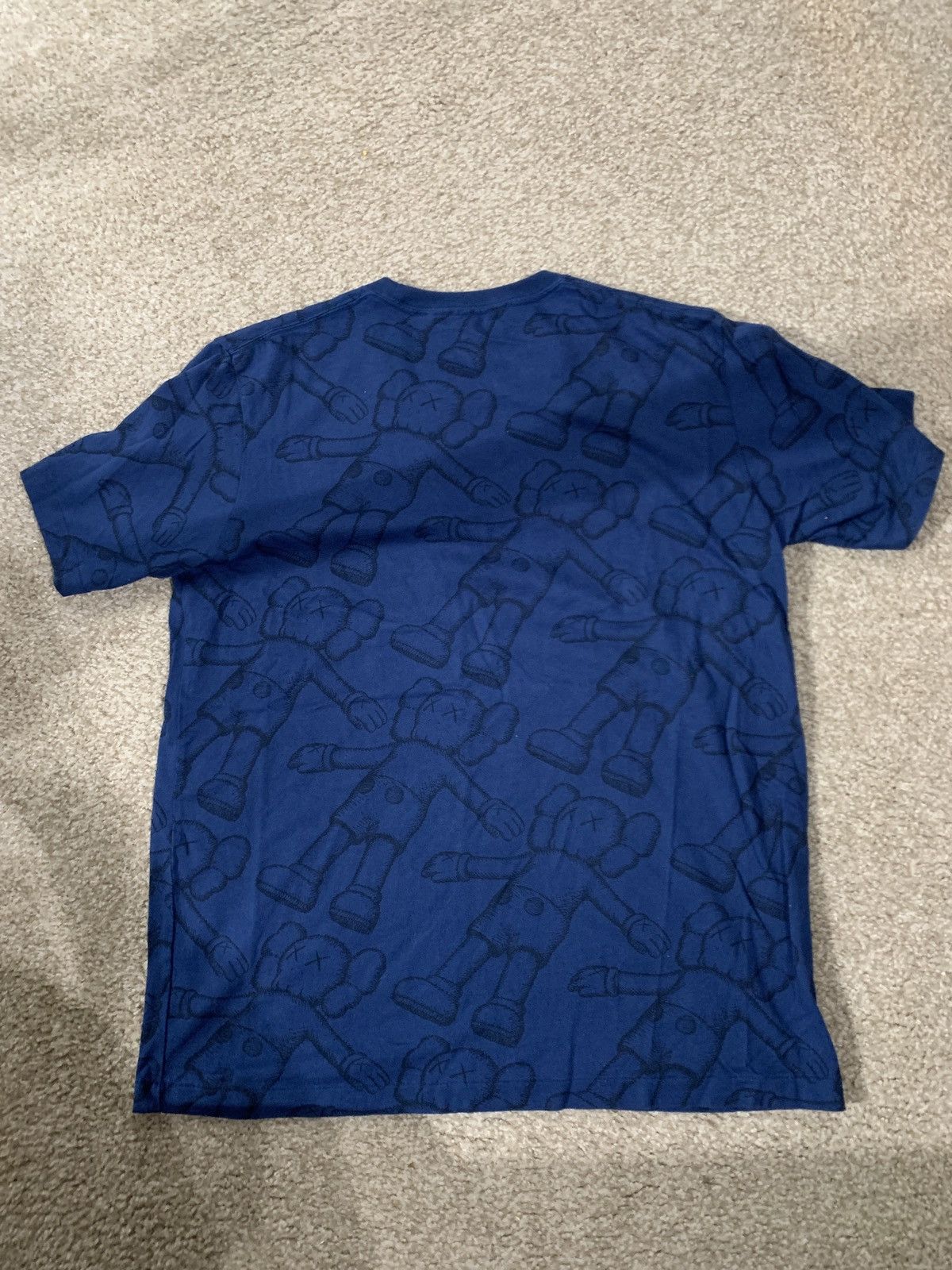 Kaws × Uniqlo KAWS All Over Tee Navy Size US L / EU 52-54 / 3 - 1 Thumbnail