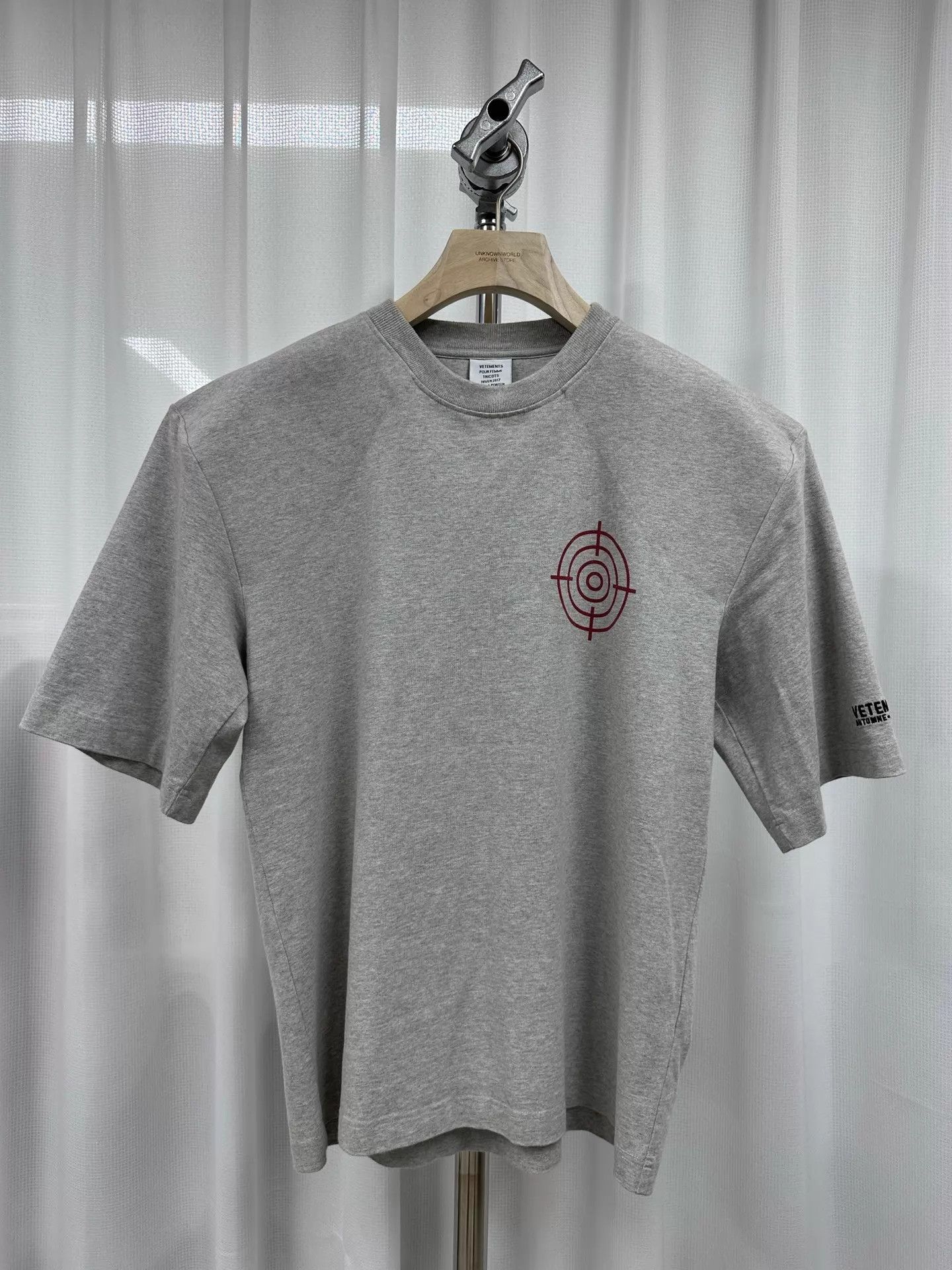 Vetements Vetements 17AW Padded Shoulders Target SS T-Shirt S Size US S / EU 44-46 / 1 - 1 Thumbnail