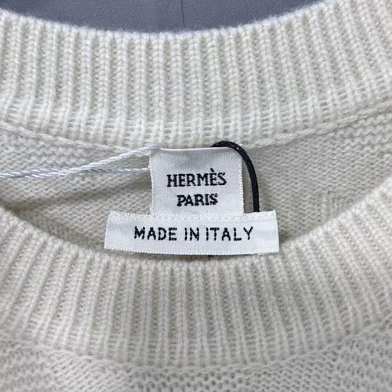 Hermes Hermes Off-White Wool Herringbone H-Neck Sweater Size XS / US 0-2 / IT 36-38 - 6 Thumbnail