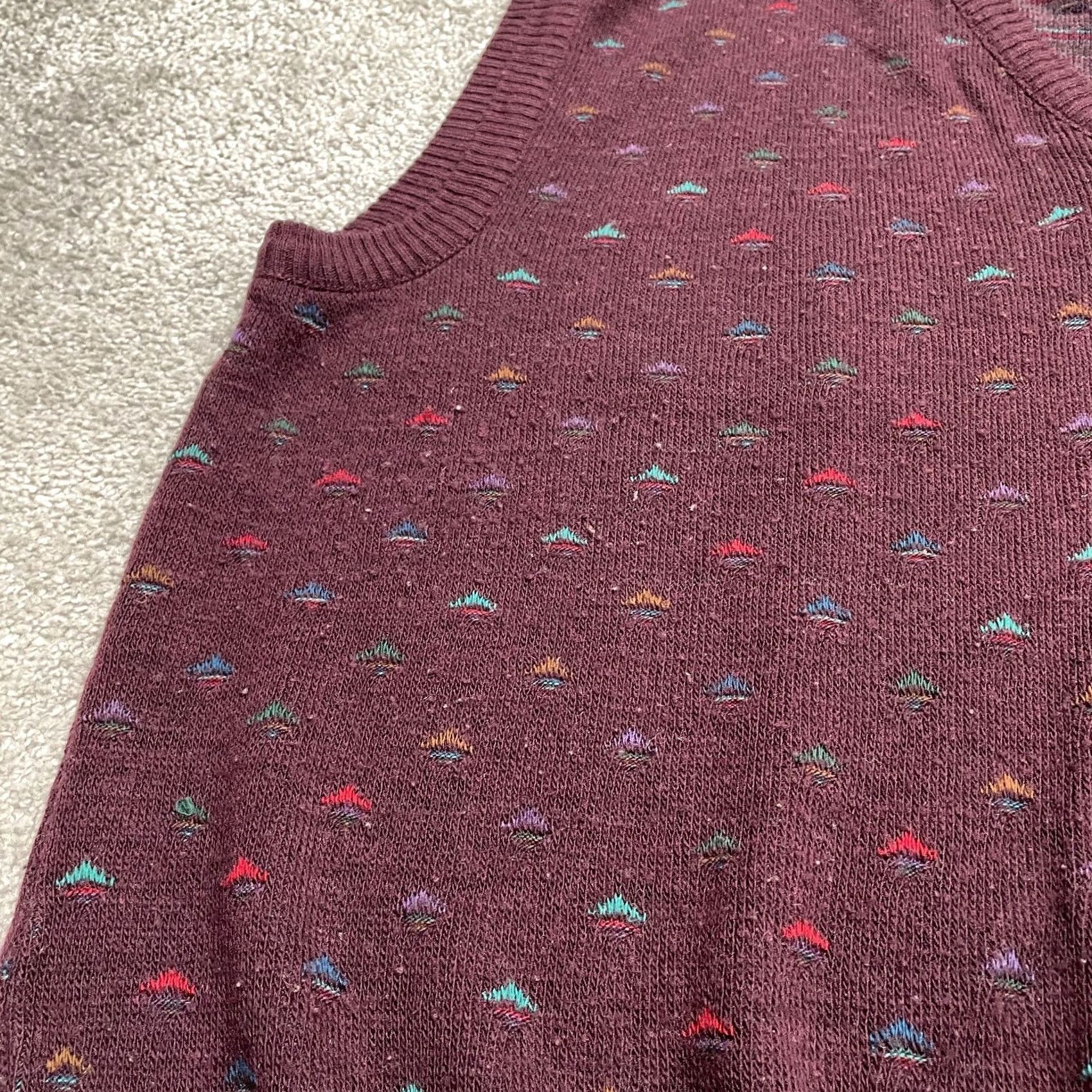 Vintage VINTAGE Cambridge Mervvns Italian Wool Vest Pullover Sweater Mens Large Red Size US L / EU 52-54 / 3 - 4 Thumbnail