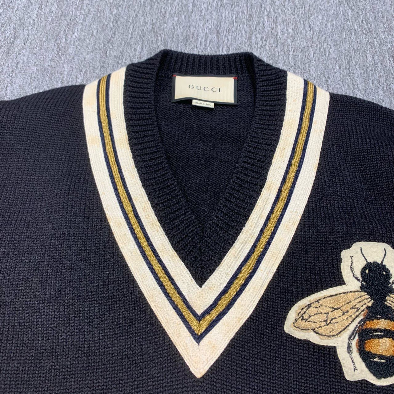 Gucci Gucci little bee V-neck sweater 2501-Nextarrow Size US S / EU 44-46 / 1 - 9 Thumbnail
