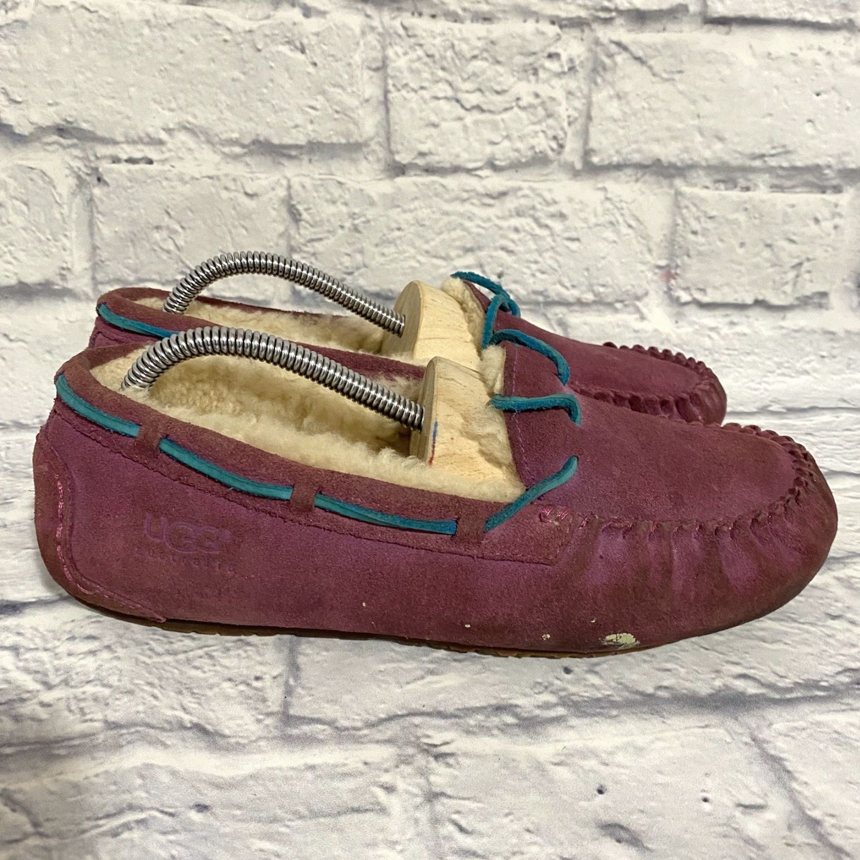 Ugg UGG Women's Dakota Moccasin Indoor Outdoor Slipper Purple Size 6 US 5296 Size ONE SIZE - 4 Thumbnail
