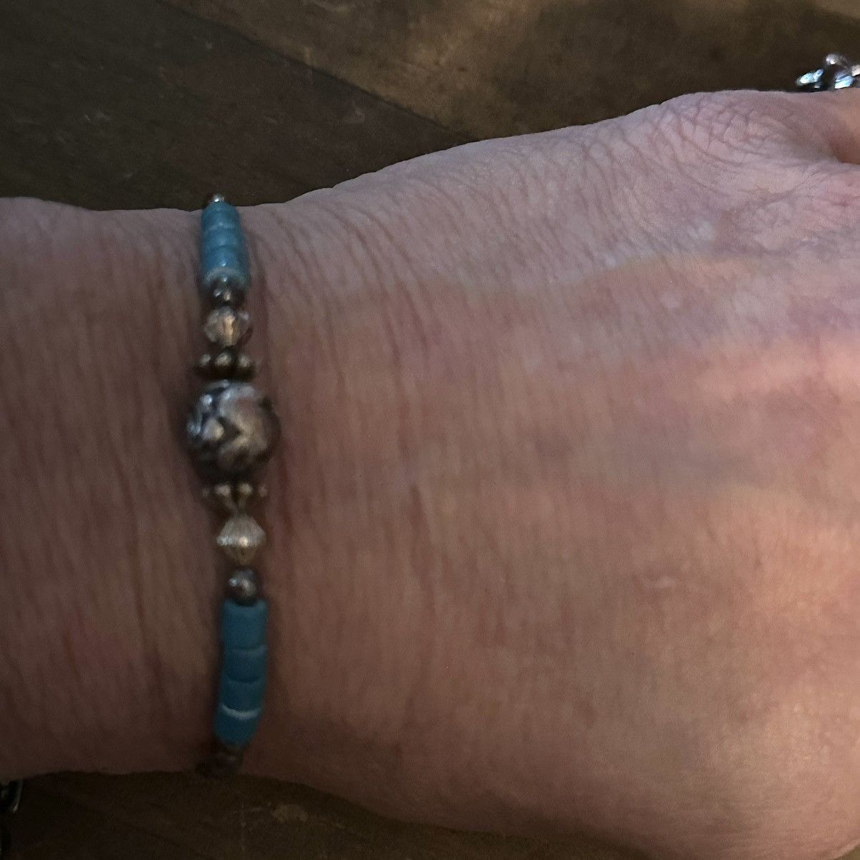 Vintage Vintage liquid silver turquoise & carved rose bead bracelet Size ONE SIZE - 4 Thumbnail