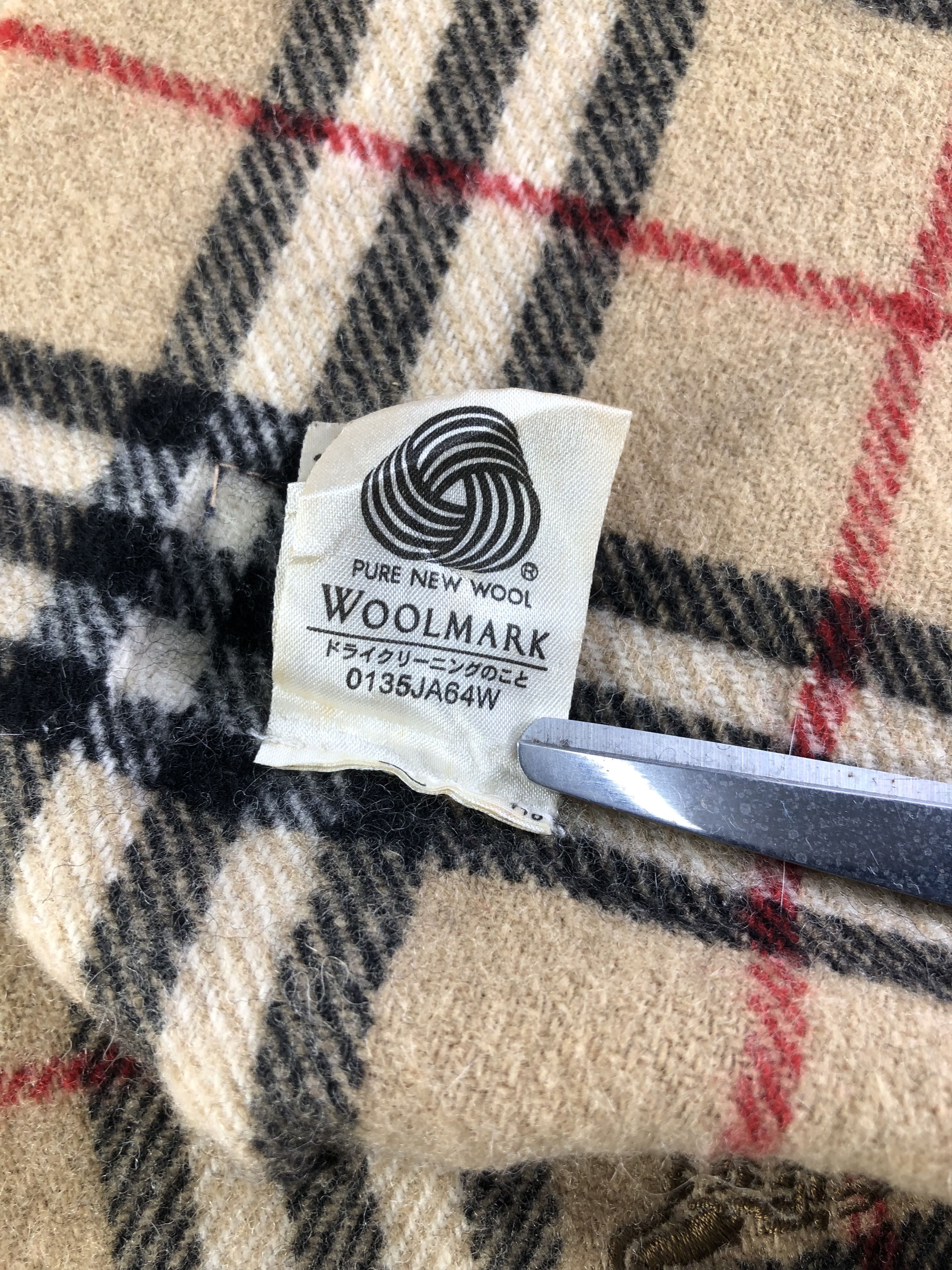 Burberry Burberrys Big Wool Scarf / Muffler / Neckwear SS1344 Size ONE SIZE - 6 Thumbnail