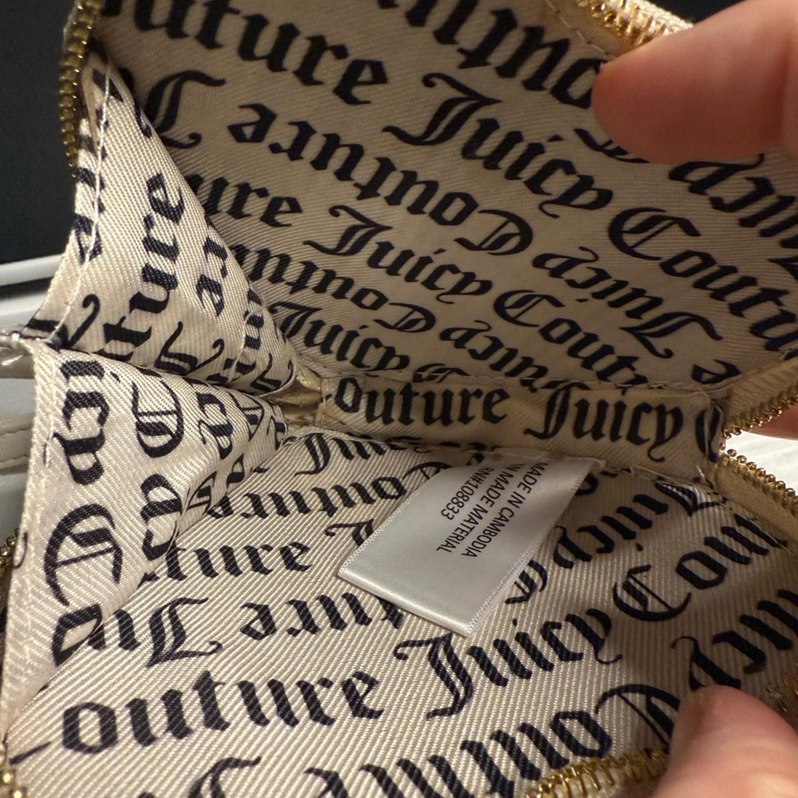 Juicy Couture Jeans Juicy Couture Royal Couture Heart Shaped Wristlet NWT Size ONE SIZE - 4 Thumbnail