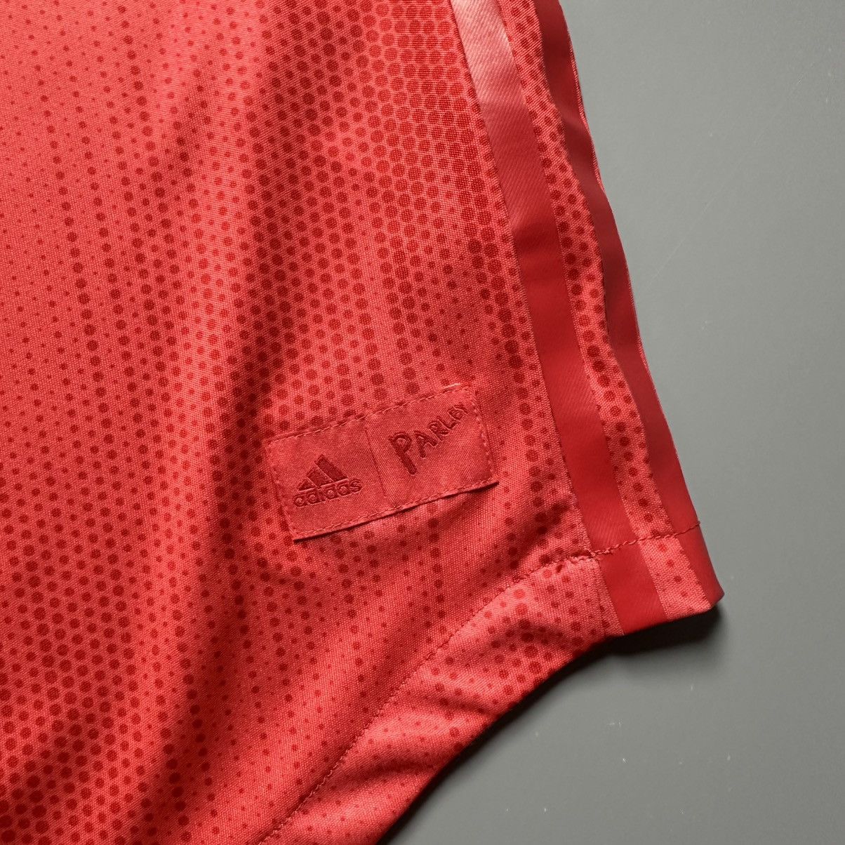 Adidas REAL MADRID ADIDAS x PARLEY 2018/2019 3rd JERSEY #10 MODRIC Size US S / EU 44-46 / 1 - 10 Thumbnail
