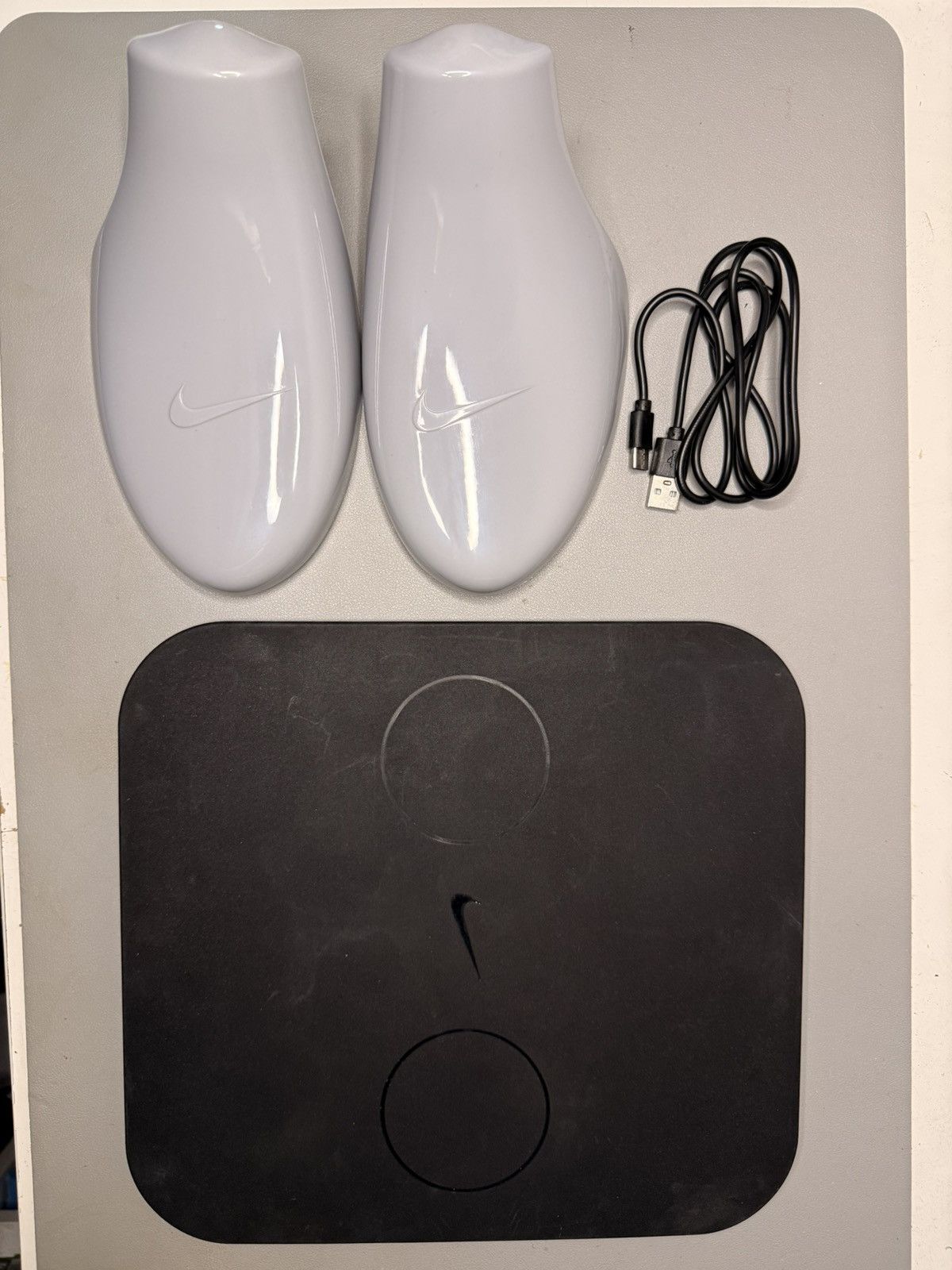 Nike Nike Adapt BB 2.0 Mag (US Charger) Size US 12 / EU 45 - 11 Thumbnail