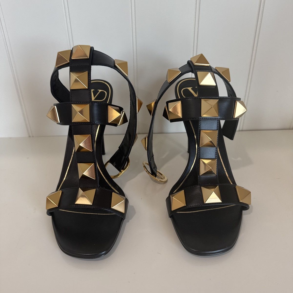 Valentino Valentino Garavani Roman Stud Sandals Size US 8 / IT 38 - 2 Thumbnail