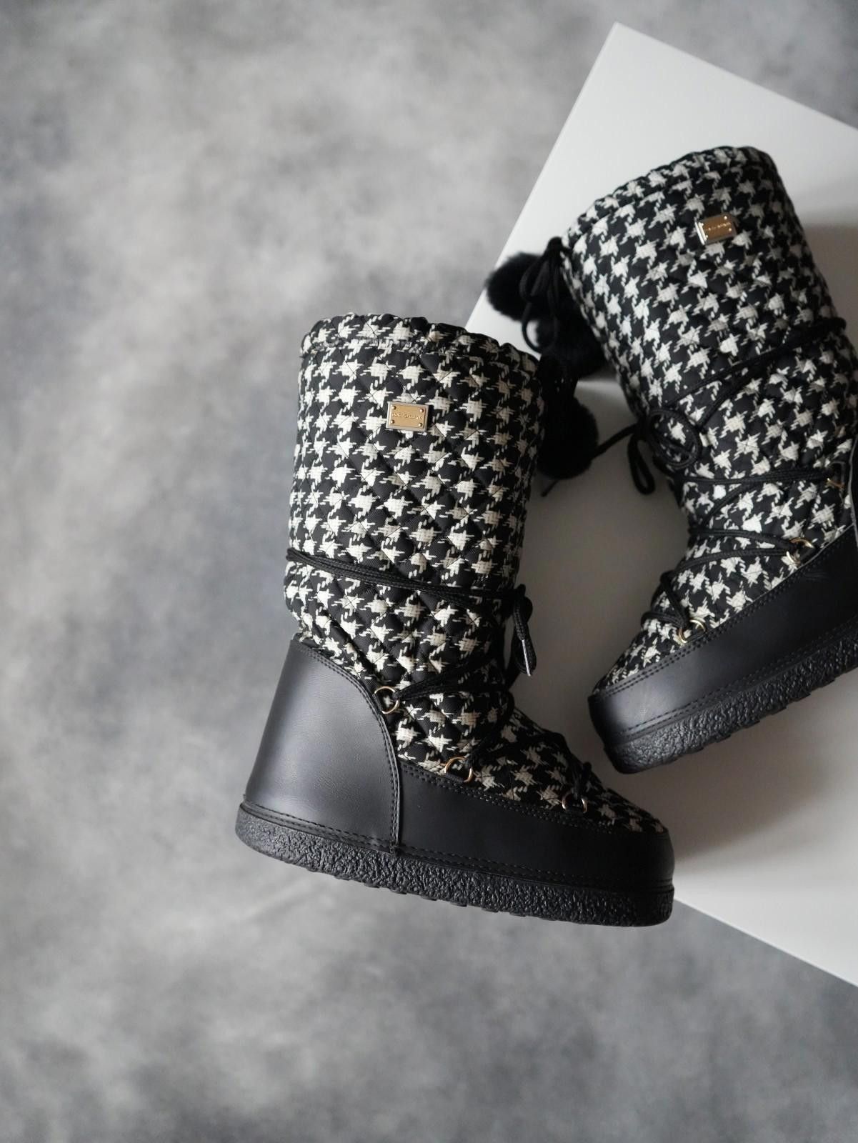 Dolce & Gabbana Dolce & Gabbana Snow / Moon Insulated Boots EU35-37 Size US 4 / IT 34 - 4 Thumbnail