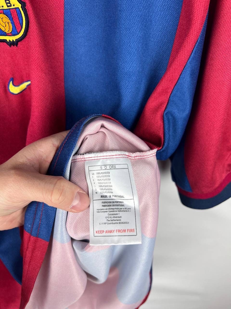 Nike Barcelona 1998/99 Nike jersey vintage t-shirts size L Size US L / EU 52-54 / 3 - 4 Thumbnail