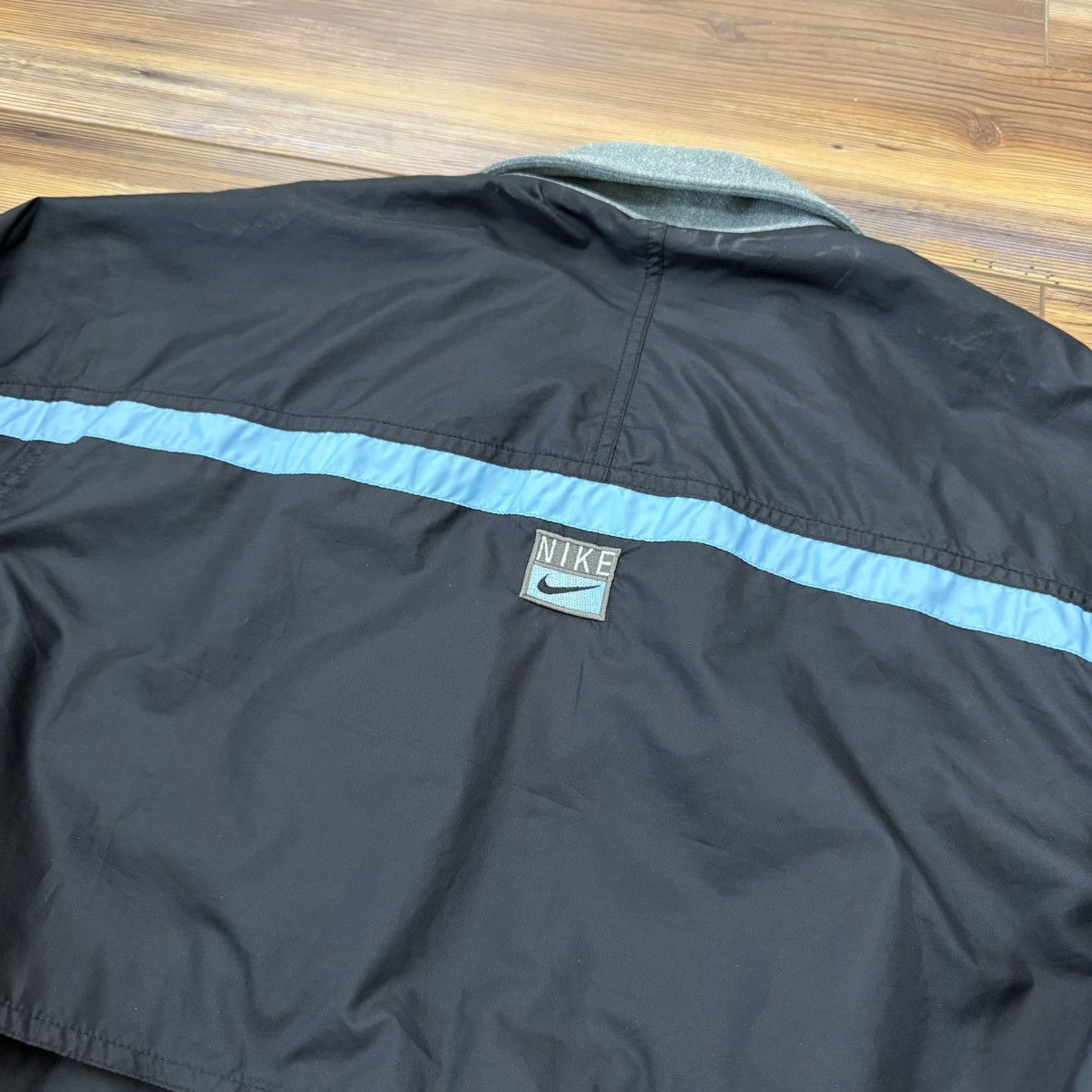 Nike Vintage Nike Center Swoosh Black Blue Windbreaker Jacket Size US M / EU 48-50 / 2 - 3 Thumbnail