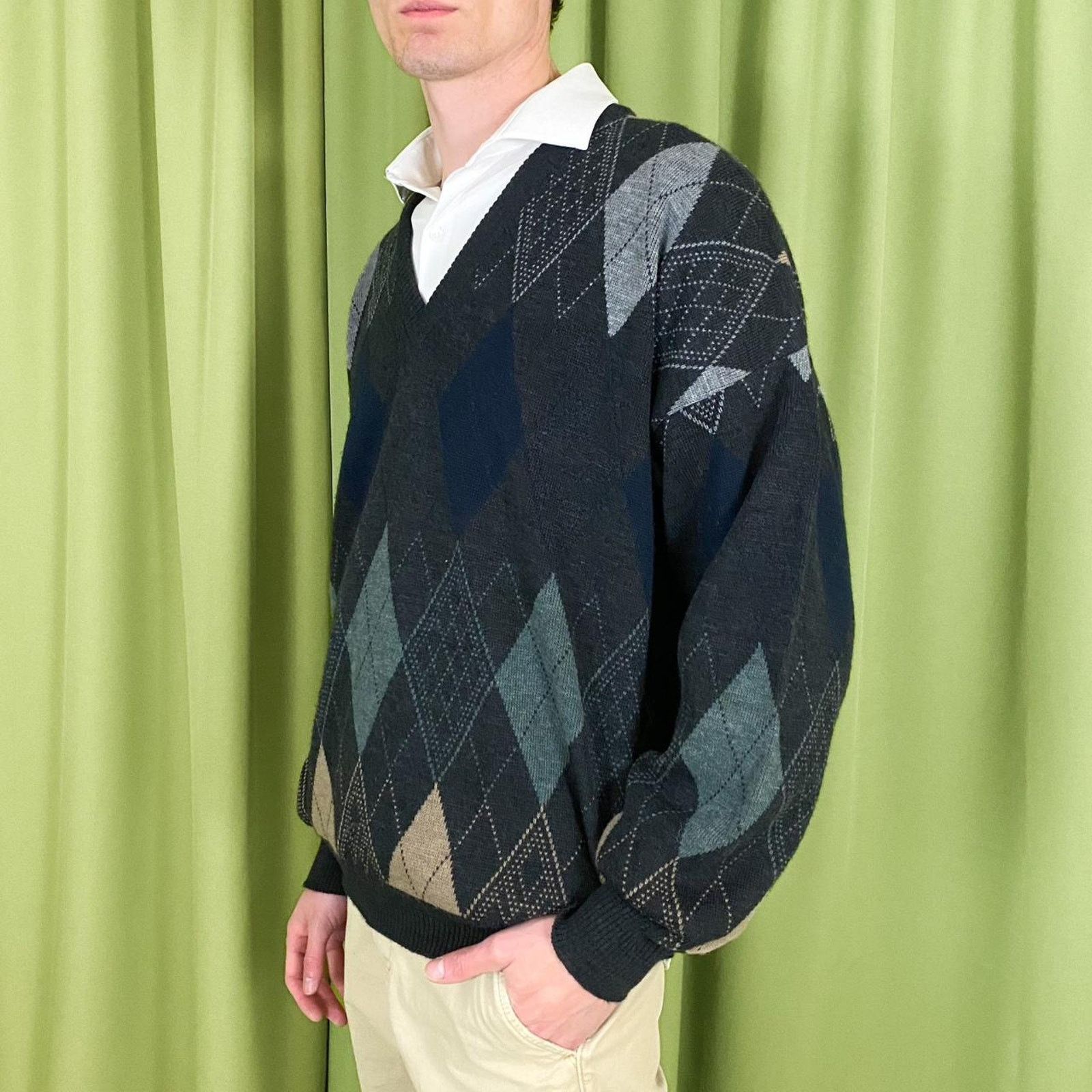 Vintage 80s Vintage Black and Grey Argyle Knit V Neck Sweater Size US XL / EU 56 / 4 - 3 Thumbnail
