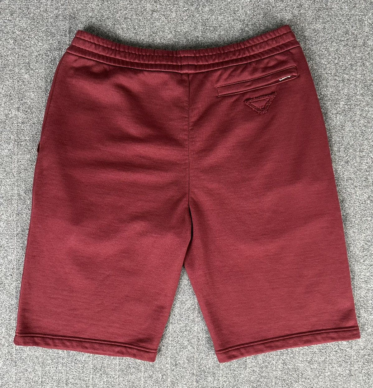 Prada Prada - S/S21 Burgundy Triangle Logo - Sweat Shorts Size US 32 / EU 48 - 2 Thumbnail