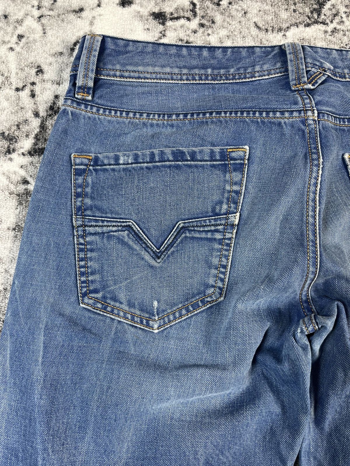 Diesel Diesel Larkee Regular Straight Jeans Tag 31 Fit 34 Size US 31 - 12 Thumbnail