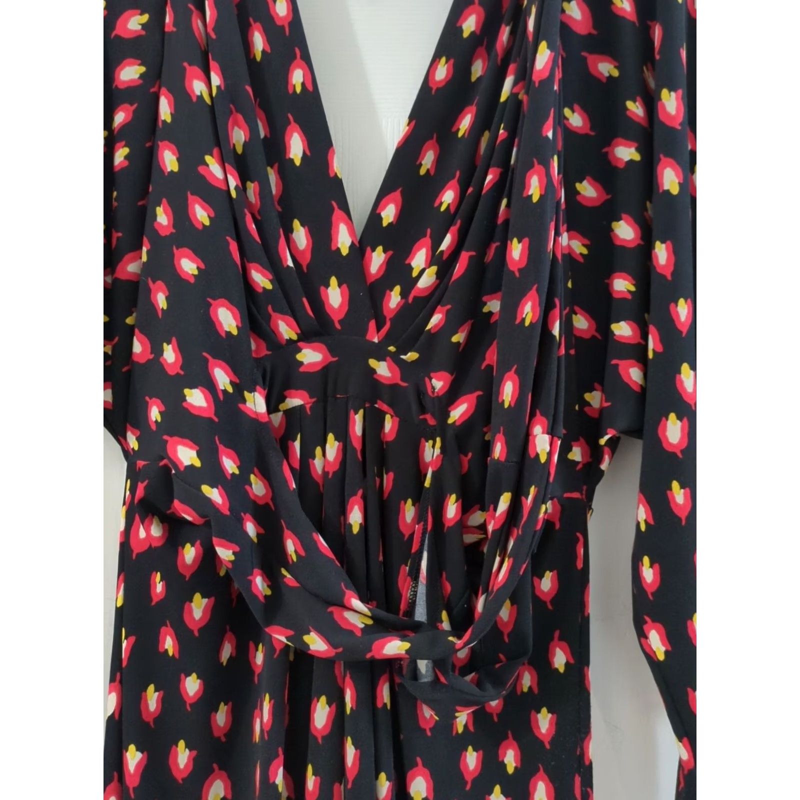 Vintage Moda International Open Back Black Pattern Dress S Floral V-Neck Tie Waist Balloon Sleeve Knee Length Party/Cocktail Womens Size S / US 4 / IT 40 - 4 Thumbnail