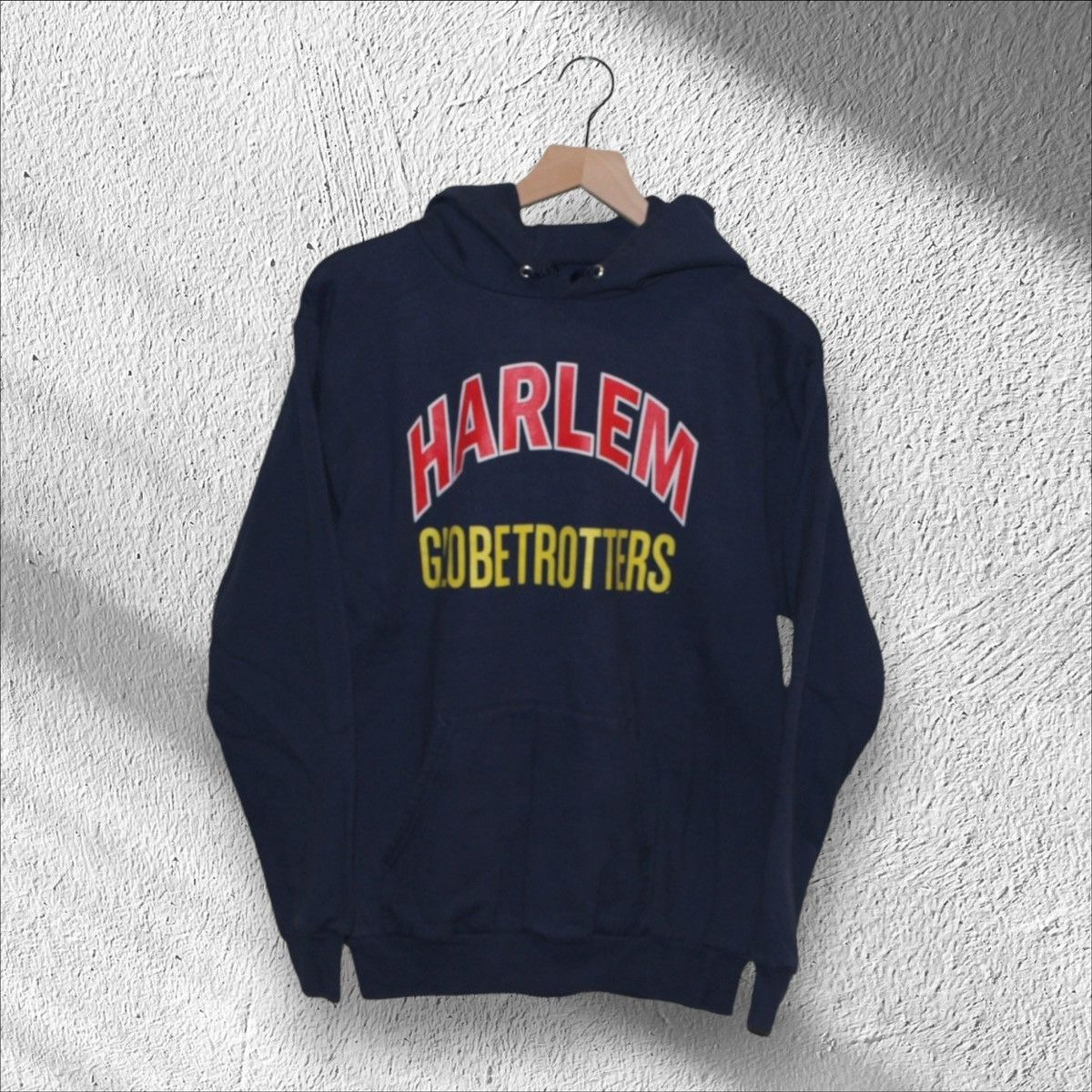 Vintage Vintage Harlem Globetrotters Arc Hoodie S Size US S / EU 44-46 / 1 - 1 Thumbnail
