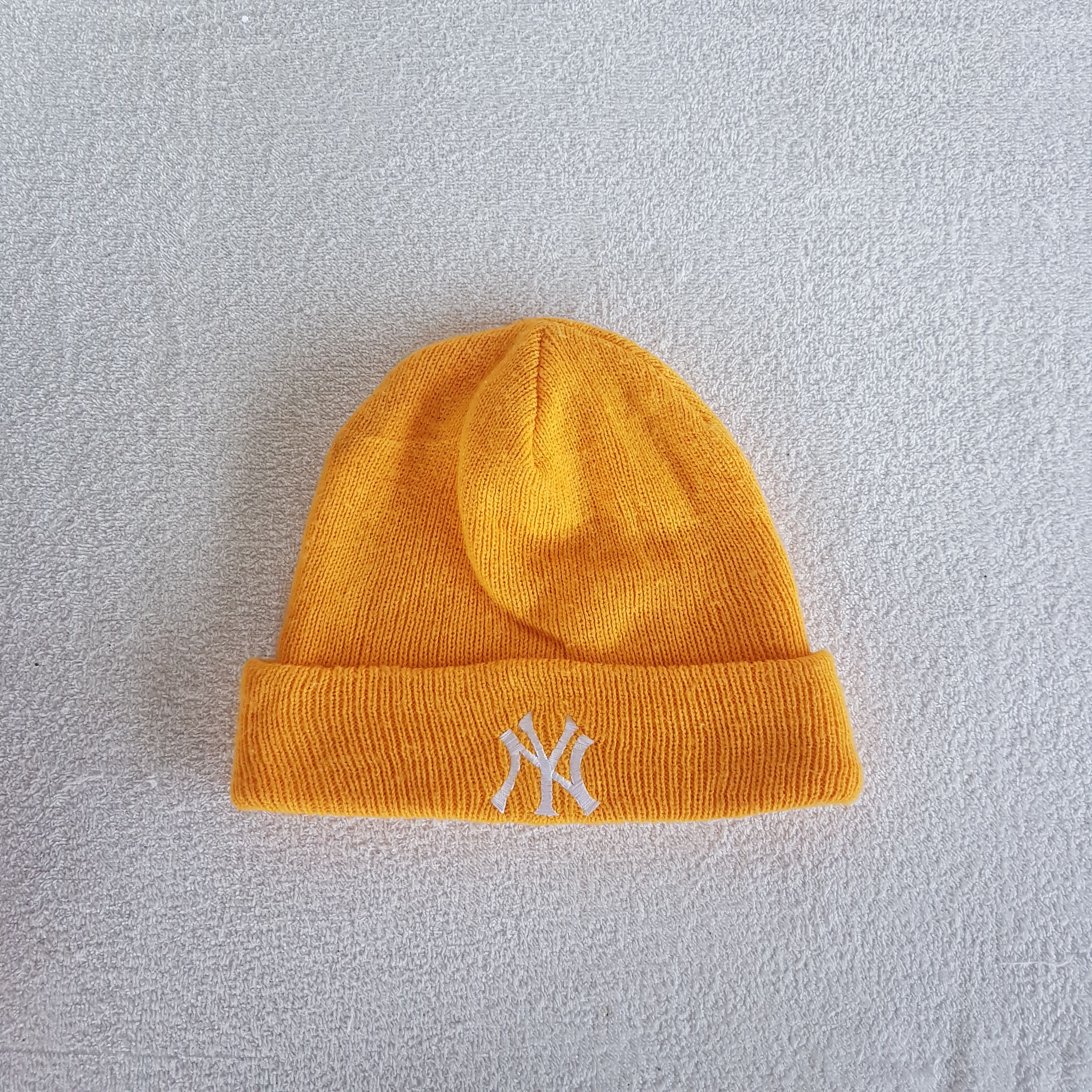 New York Yankees Vintage New York Yankees Beanie MLB Knit Snow Caps Ski Hats. Size ONE SIZE - 5 Thumbnail