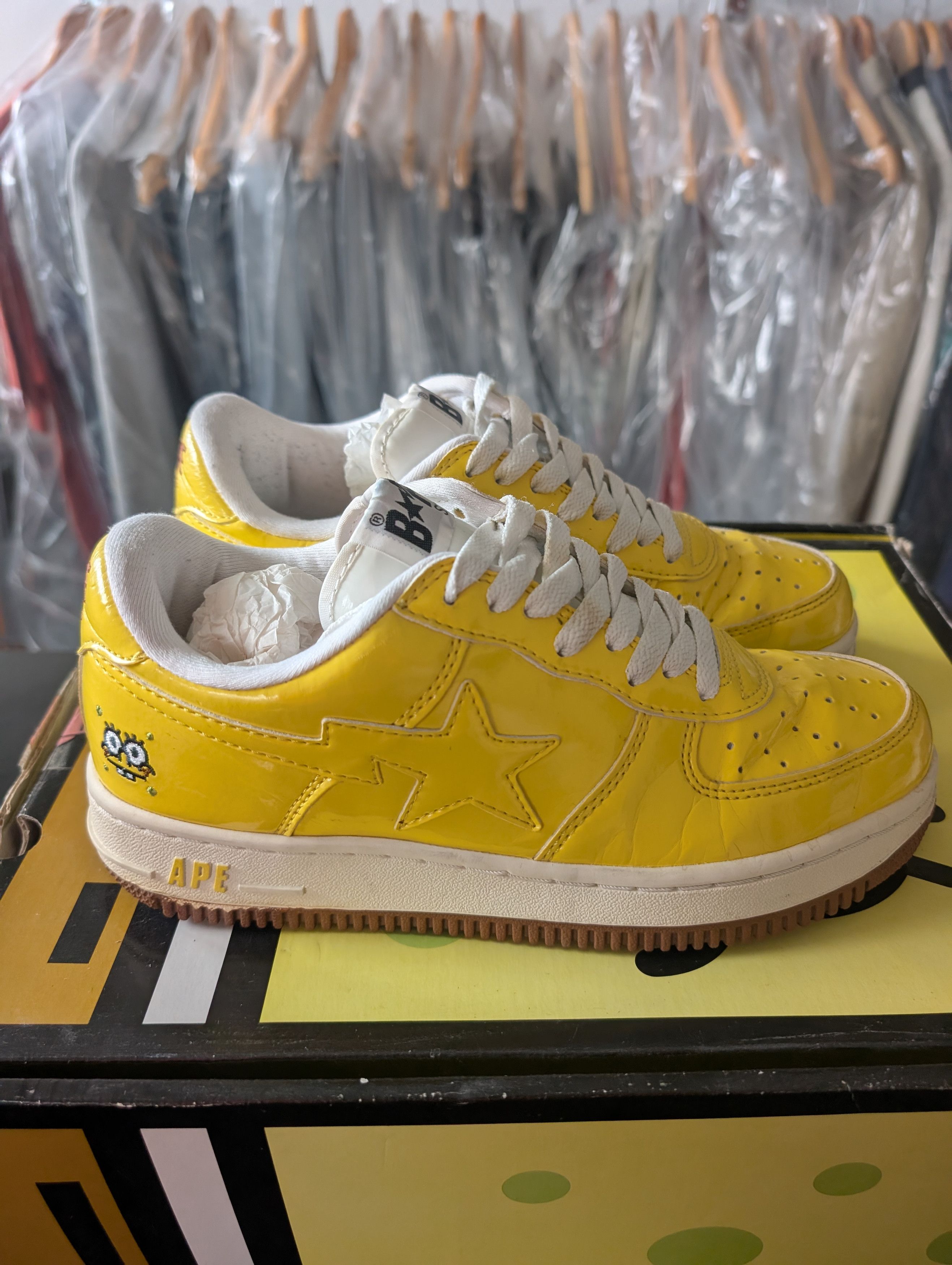 Bape Bapesta x SpongeBob Size US 7 / EU 40 - 3 Thumbnail