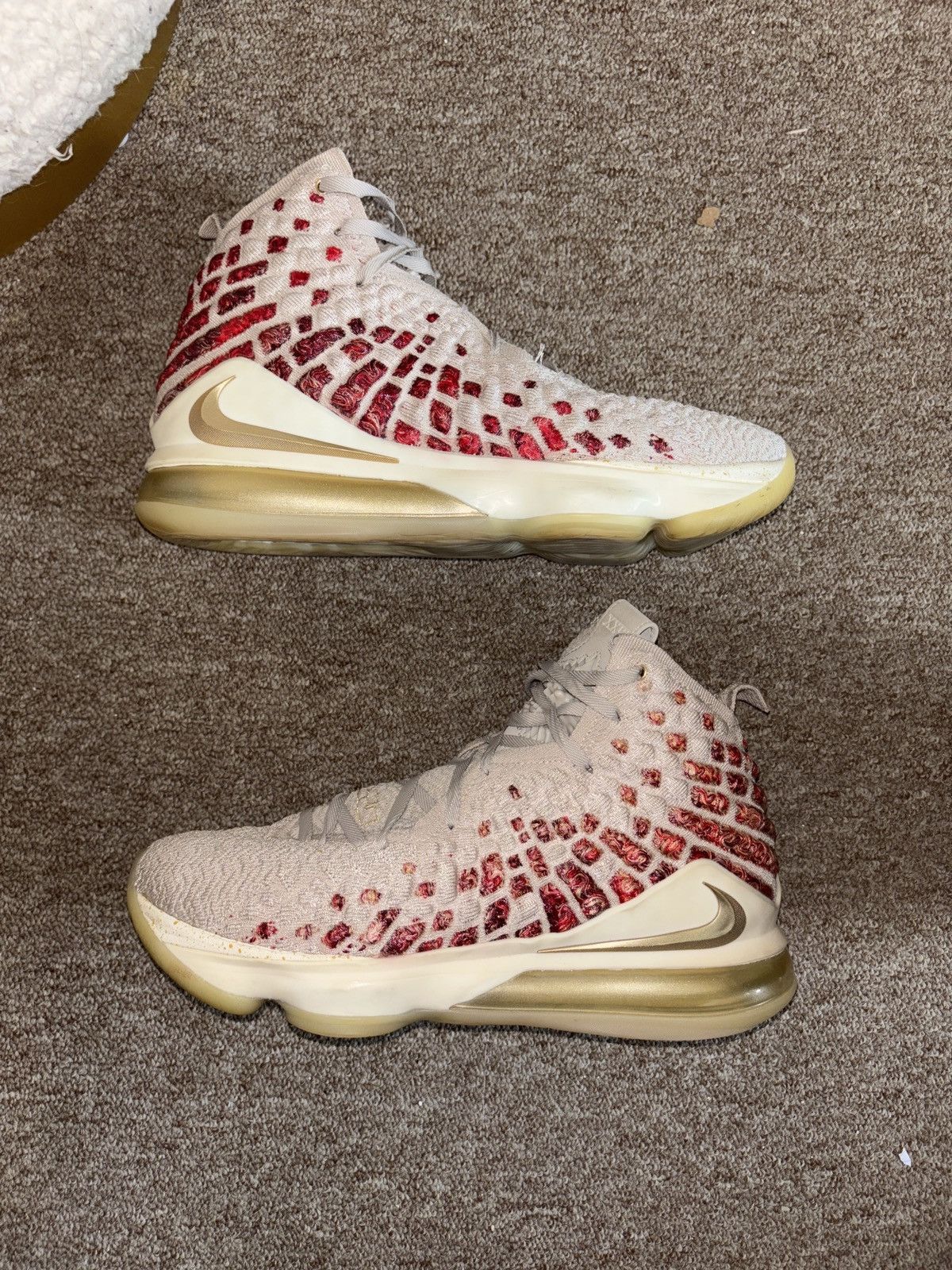 Nike Nike Lebron 17 Desert Sand/Cedar/Metallic Gold Size US 8 / EU 41 - 1 Thumbnail