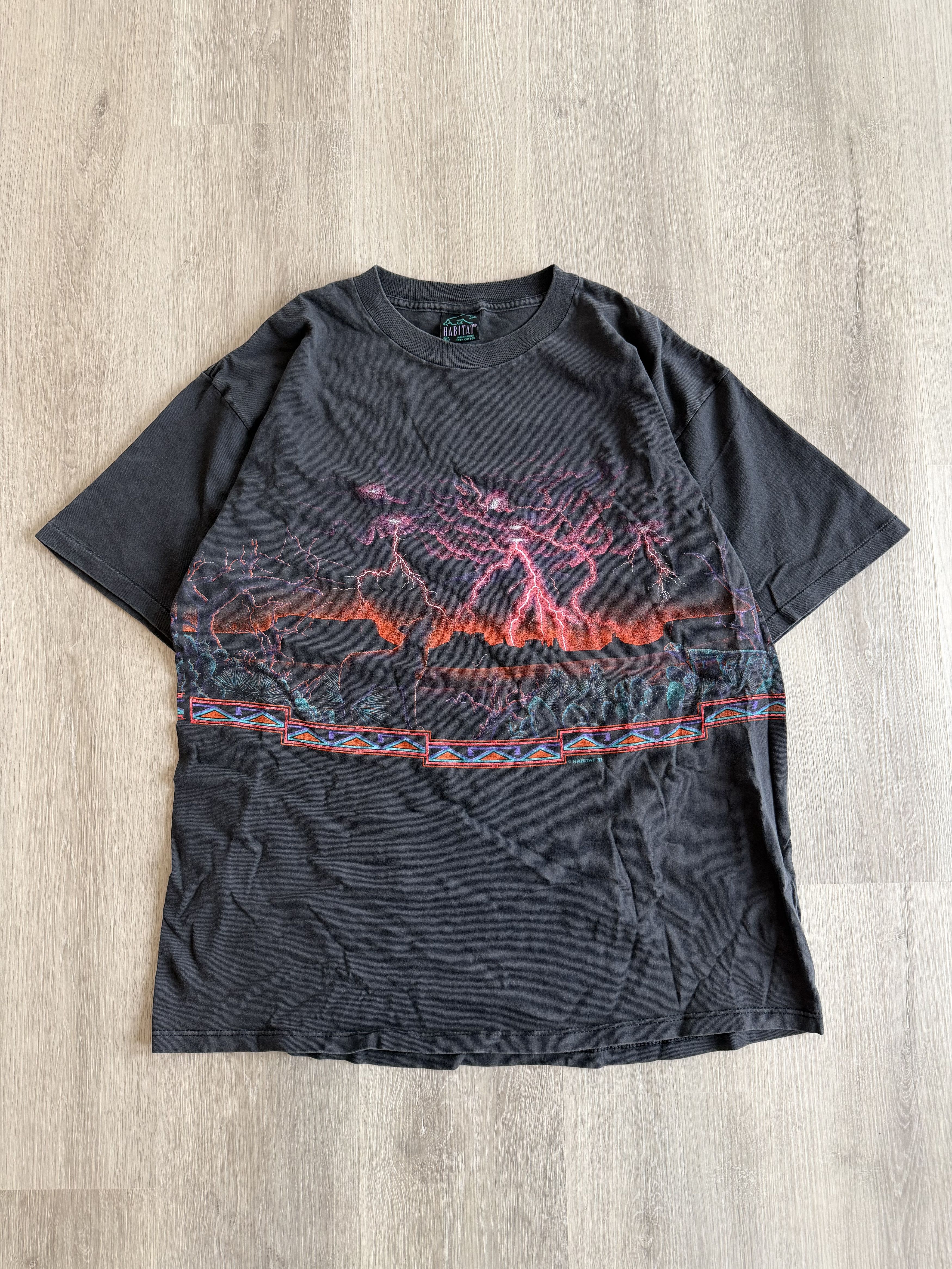 Vintage 1992 Coyote Desert Thunder Lighting Wildlife Tee cactus Size US XL / EU 56 / 4 - 1 Thumbnail