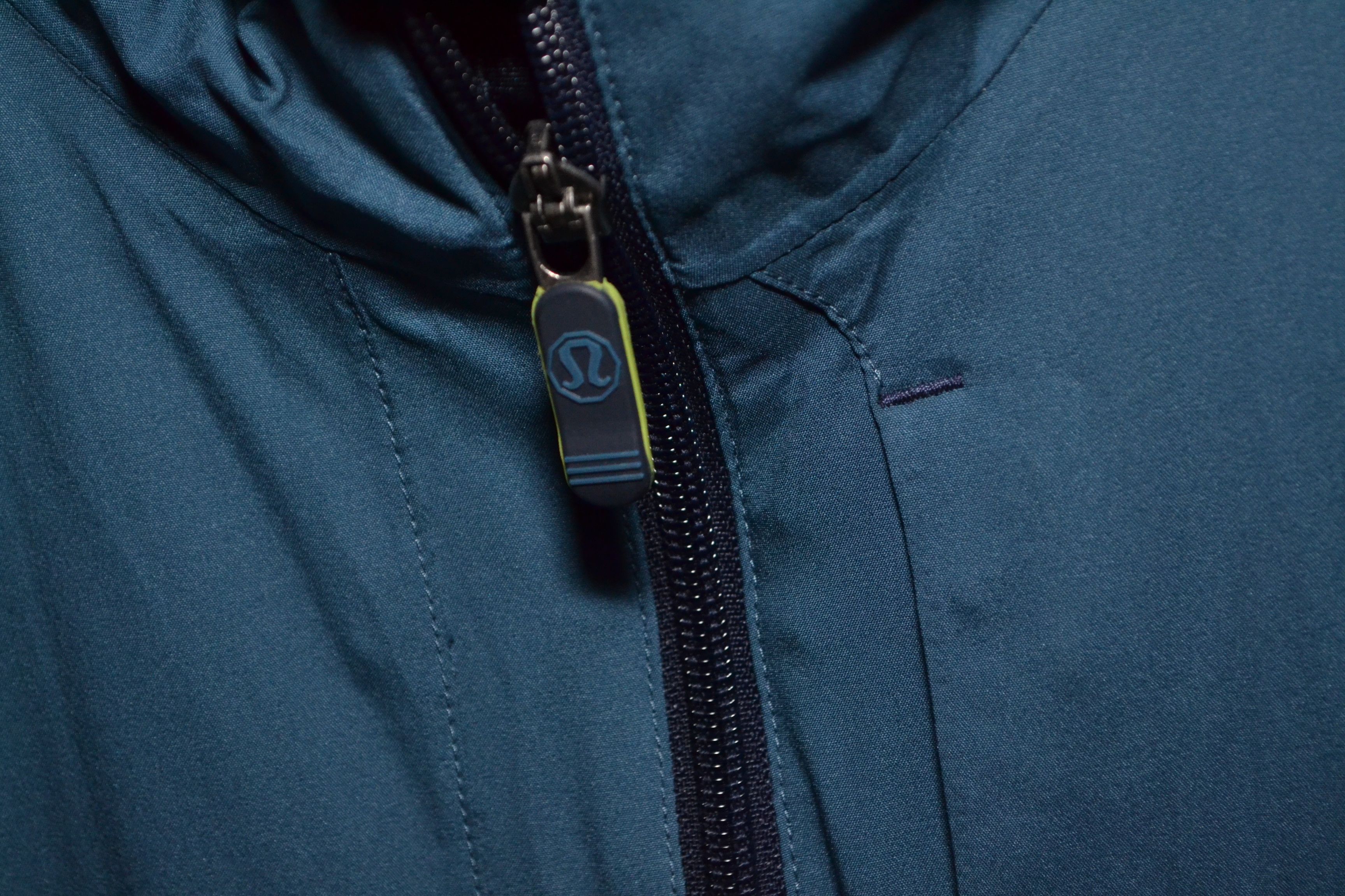 Lululemon Lululemon Sport Running Jacket size L Blue Reflective Nylon Size US L / EU 52-54 / 3 - 11 Thumbnail